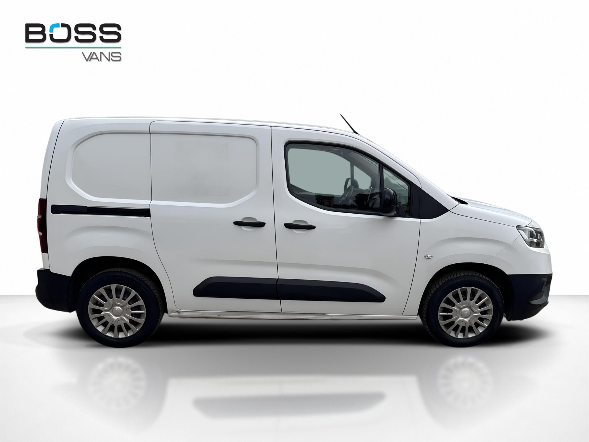 Toyota ProAce City 1.2T 110 PK **Benzine** L1 Navigatie Climate control Camera Carplay Cruise control Parkeersensoren v+a Gasoline Benzin
