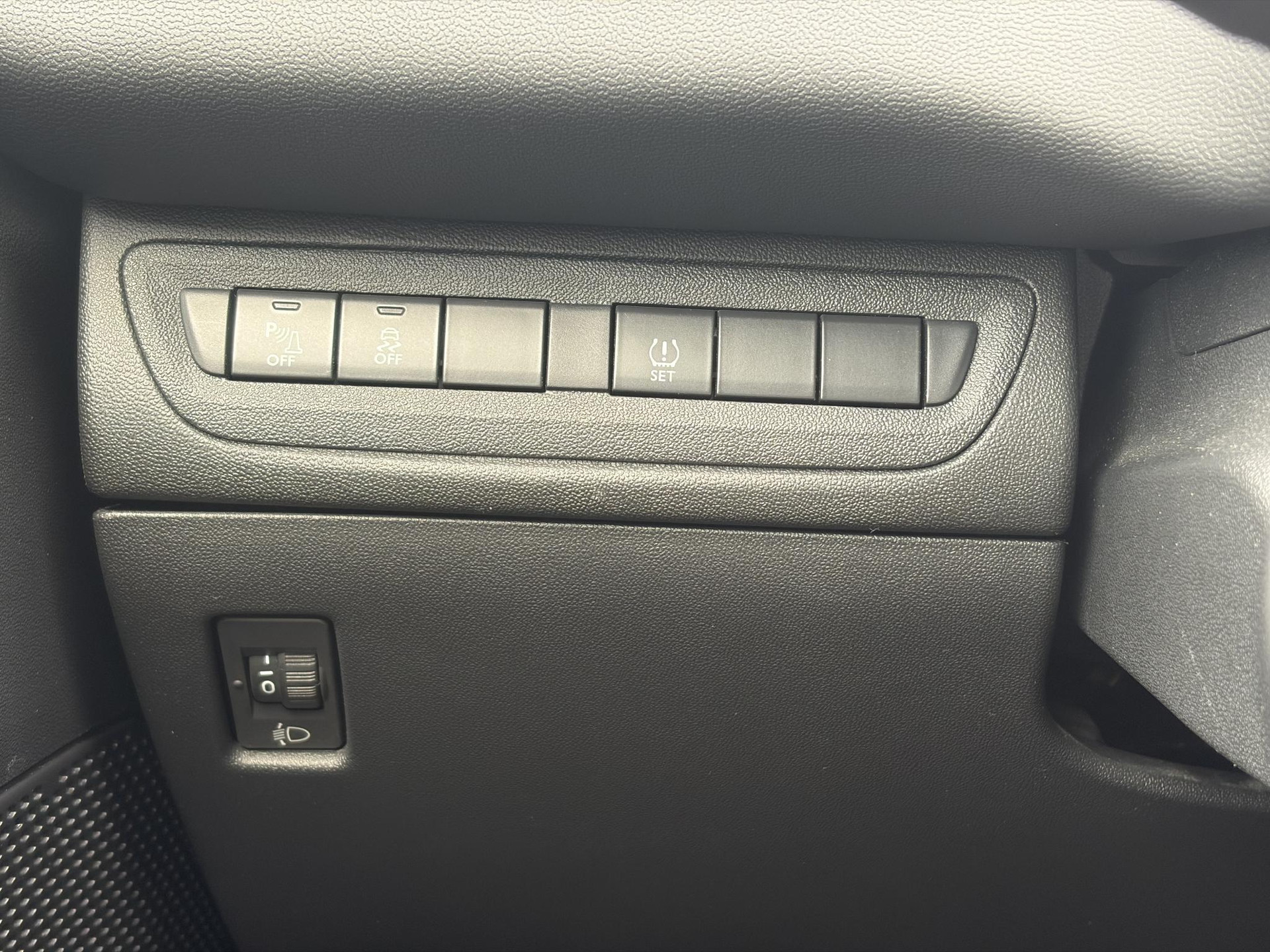 Peugeot 208 1.2 PureTech Style Pack 1e Eigenaar l Navi l Clima l Cruise l 5 Deurs l Lm velgen l Pdc l N.A.P l Apk tot 04-2027