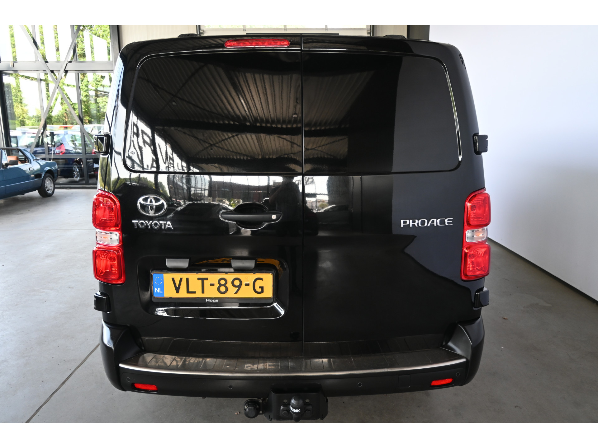 Toyota PROACE Worker 2.0 D-4D Navigator Long Automaat Clima Navigatie Stoelverwarming Rijklaarprijs! Inruil Mogelijk!