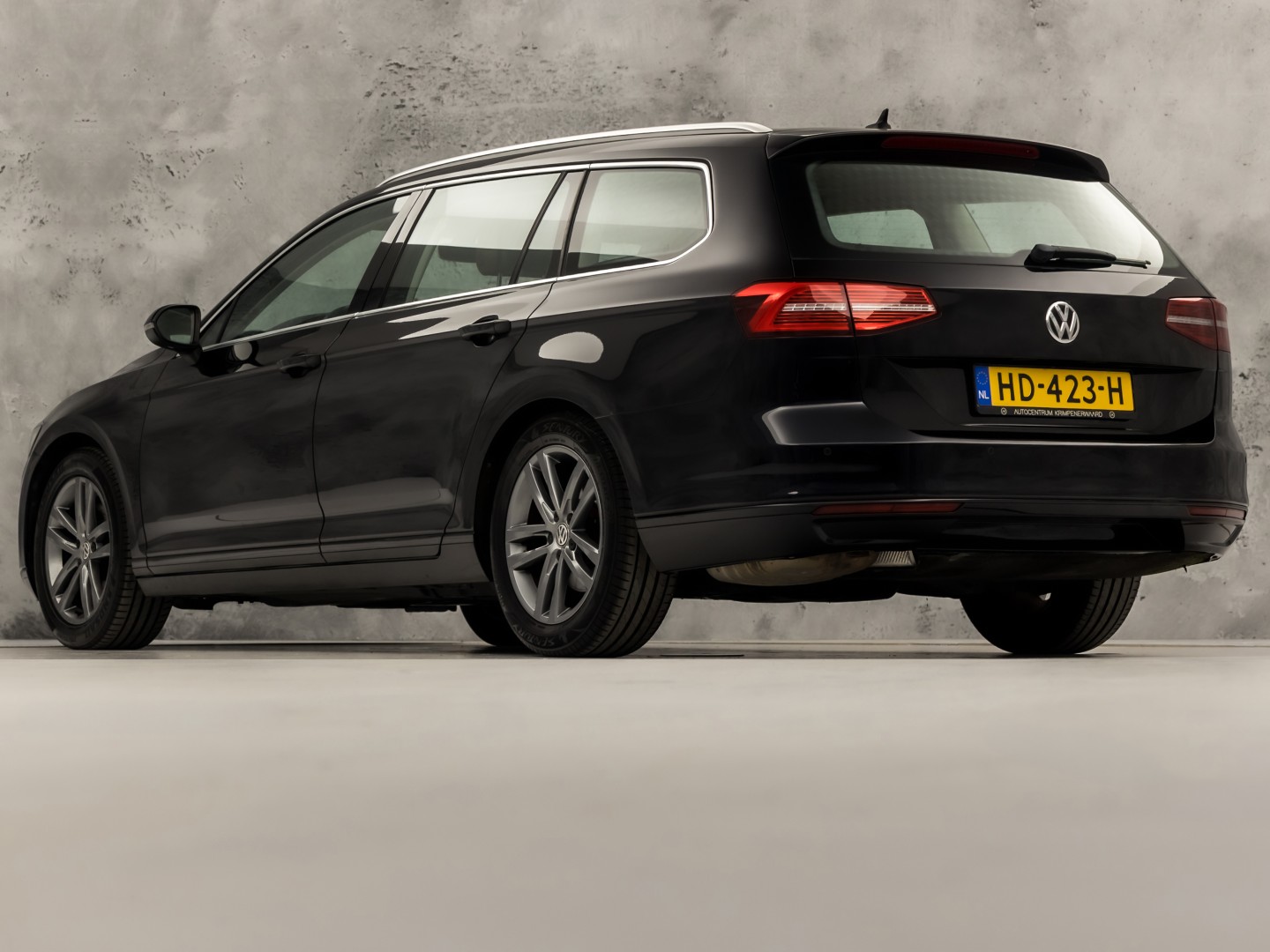 Volkswagen Passat Variant 1.4 TSI Sport (NAVIGATIE, CLIMATE, BRUIN LEDER, KEYLESS, PARKEERSENSOREN, SPORTSTOELEN, CRUISE, NIEUWE APK, NIEUWSTAAT)