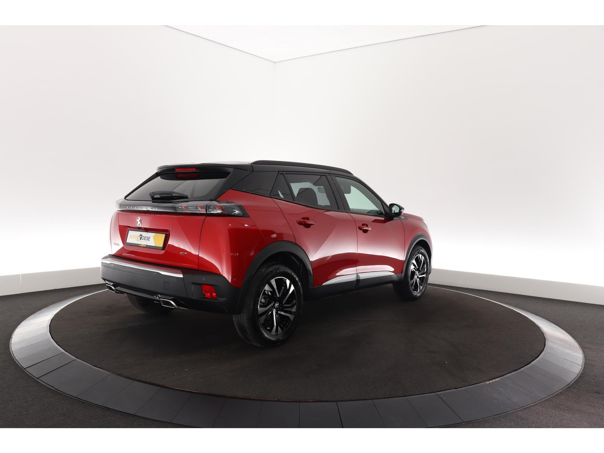 Peugeot 2008 PureTech 130 GT | Camera | Dodehoekdetectie | Navigatie | Parkeersensoren | Stoelverwarming