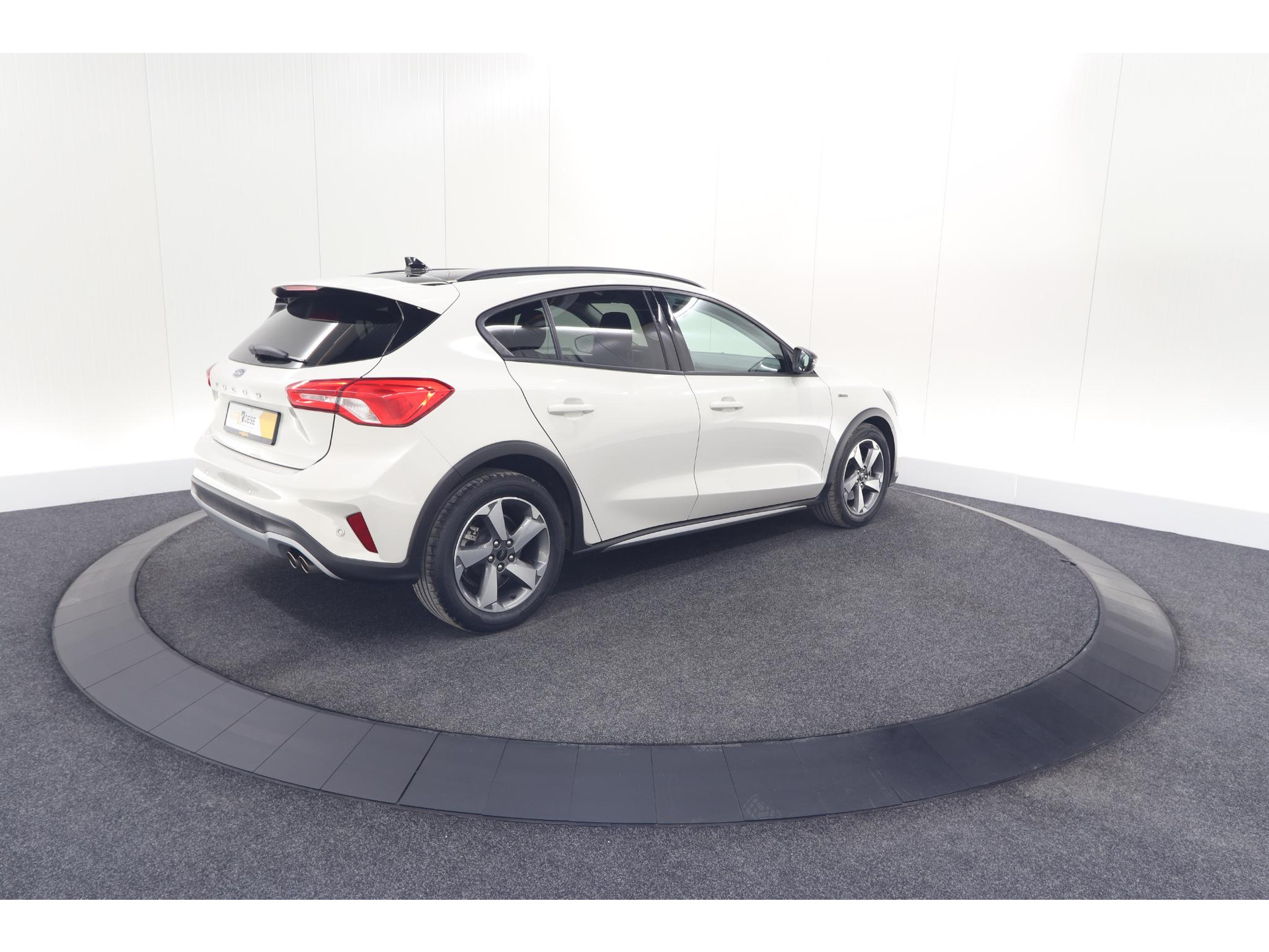 Ford Focus 1.5 EcoBoost Active Business | Lage Kilometerstand | Navigatie | Parkeersensoren | Apple Carplay