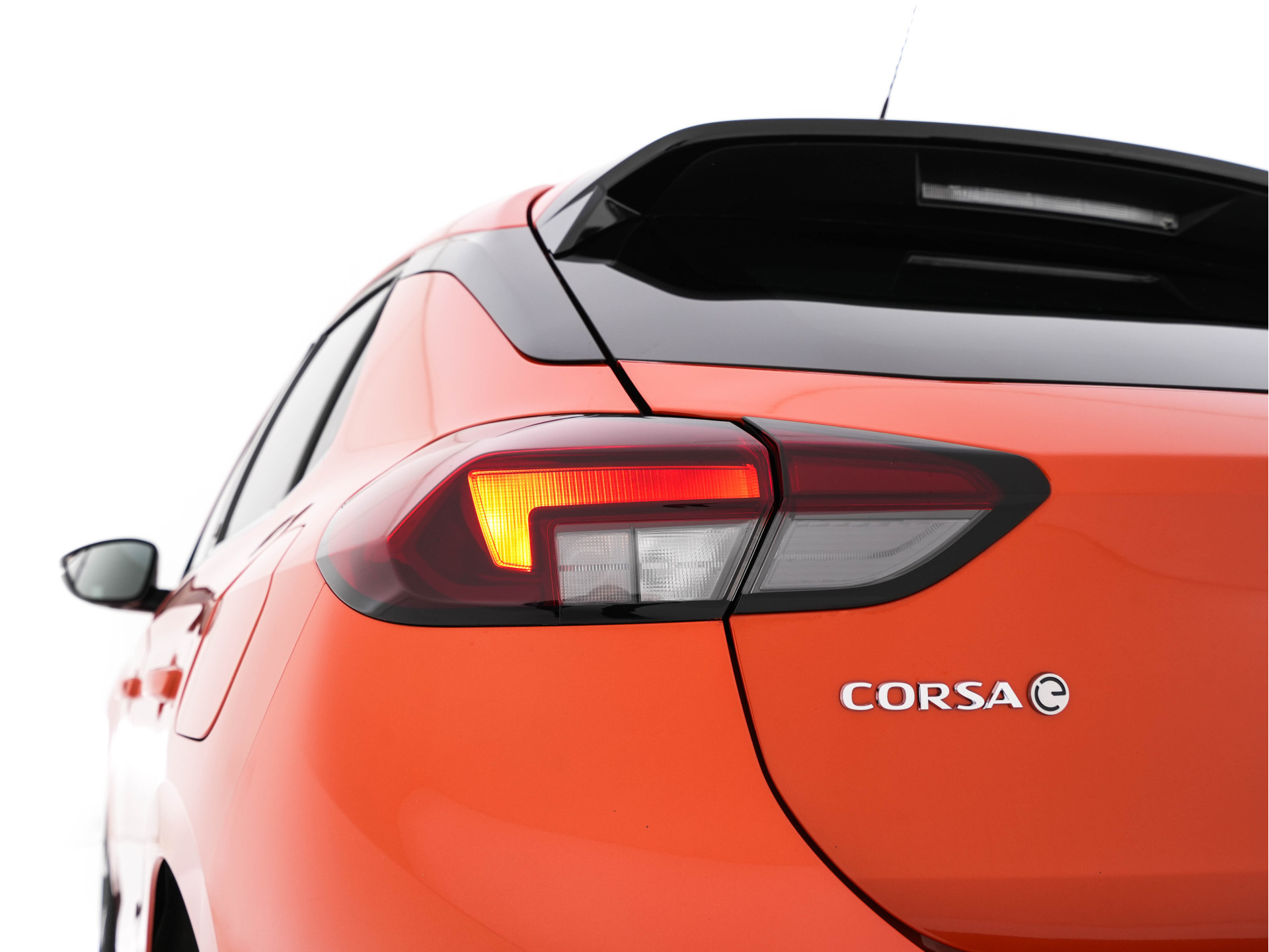 Opel Corsa-e Elegance 50 kWh [ 3-Fase ] {SOH-94%} (INCL-BTW) Aut. *FULL-LED | DIGI-COCKPIT | LEATHER-MICROFIBRE | NAVI-FULLMAP |  CAMERA | CARPLAY | ECC | KEYLESS | CRUISE | DAB | LANE-ASSIST | PDC | SPORT-SEATS | PRIVACY-GLASS | 16"ALU*