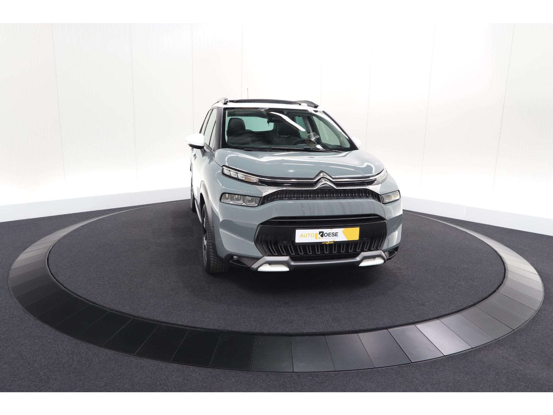 Citroen C3 Aircross PureTech 130 EAT6 Shine | Schuif-/Kanteldak | Camera | Dodehoekdetectie | Head-Up Display