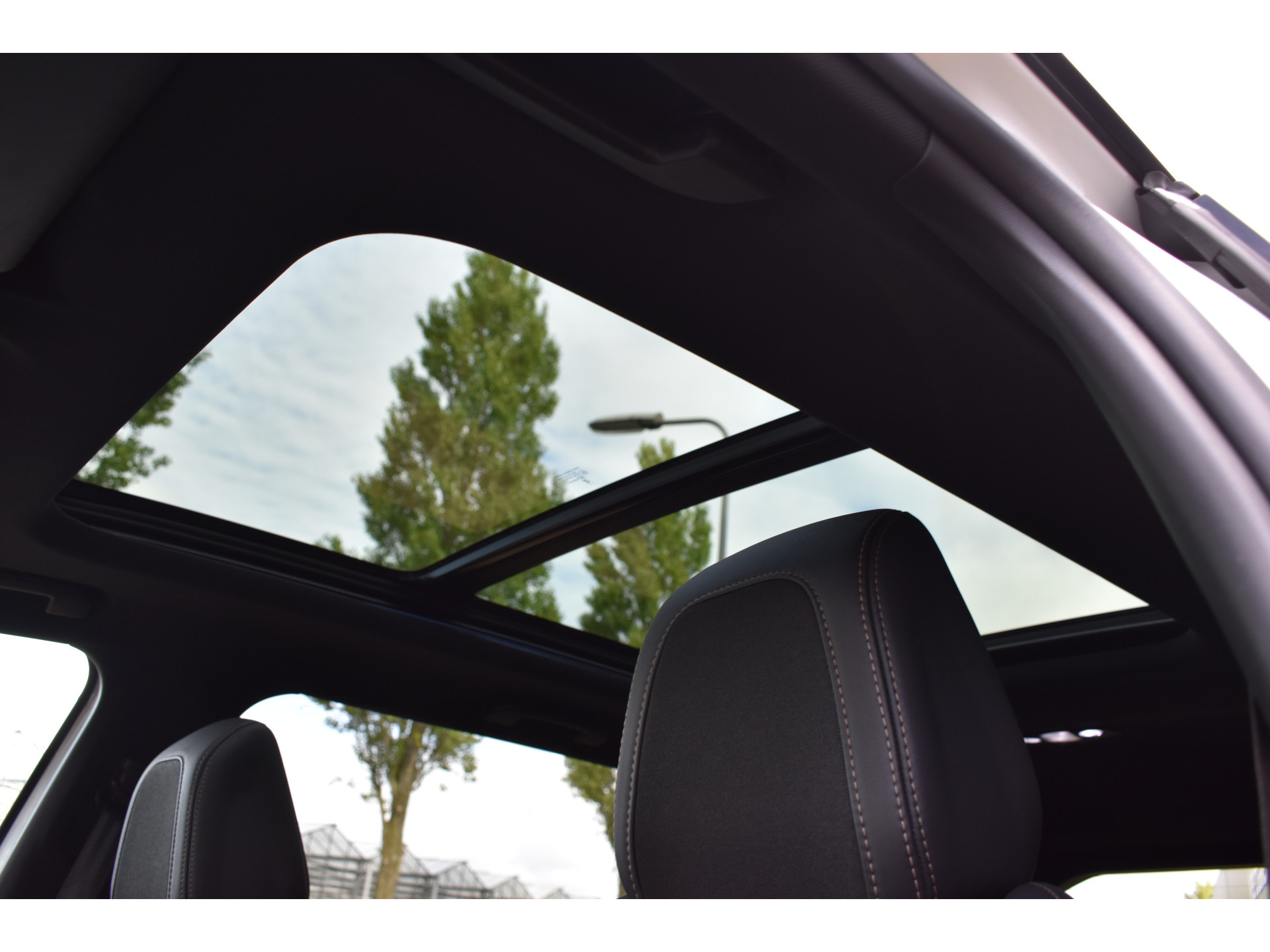 Peugeot 5008 1.2 GT 7-persoons Pano Automaat Navi