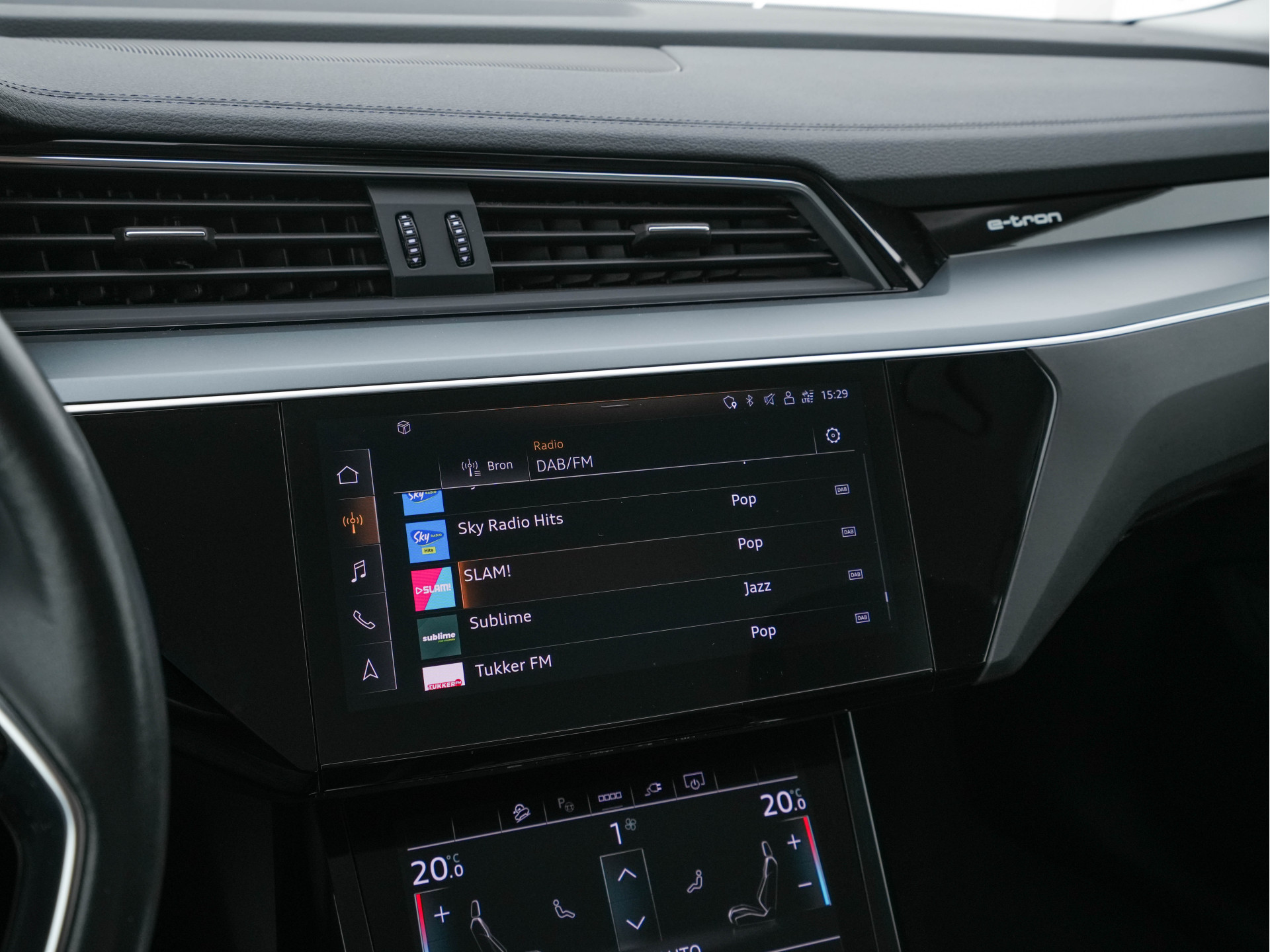 Audi e-tron 55 quattro Advanced edition Plus 95 kWh (3-Fase-11 kW) {SOH-93%} (INCL-BTW) Aut.*HEATPUMP | LEATHER | ADAPTIVE-CRUISE | FULL-LED | DIGI-COCKPIT | KEYLESS | MEMORY-PACK | CAMERA | NAVI-FULLMAP | SHIFTPADDLES | DAB+ | HEATED-COMFORTSEATS | DRIVE