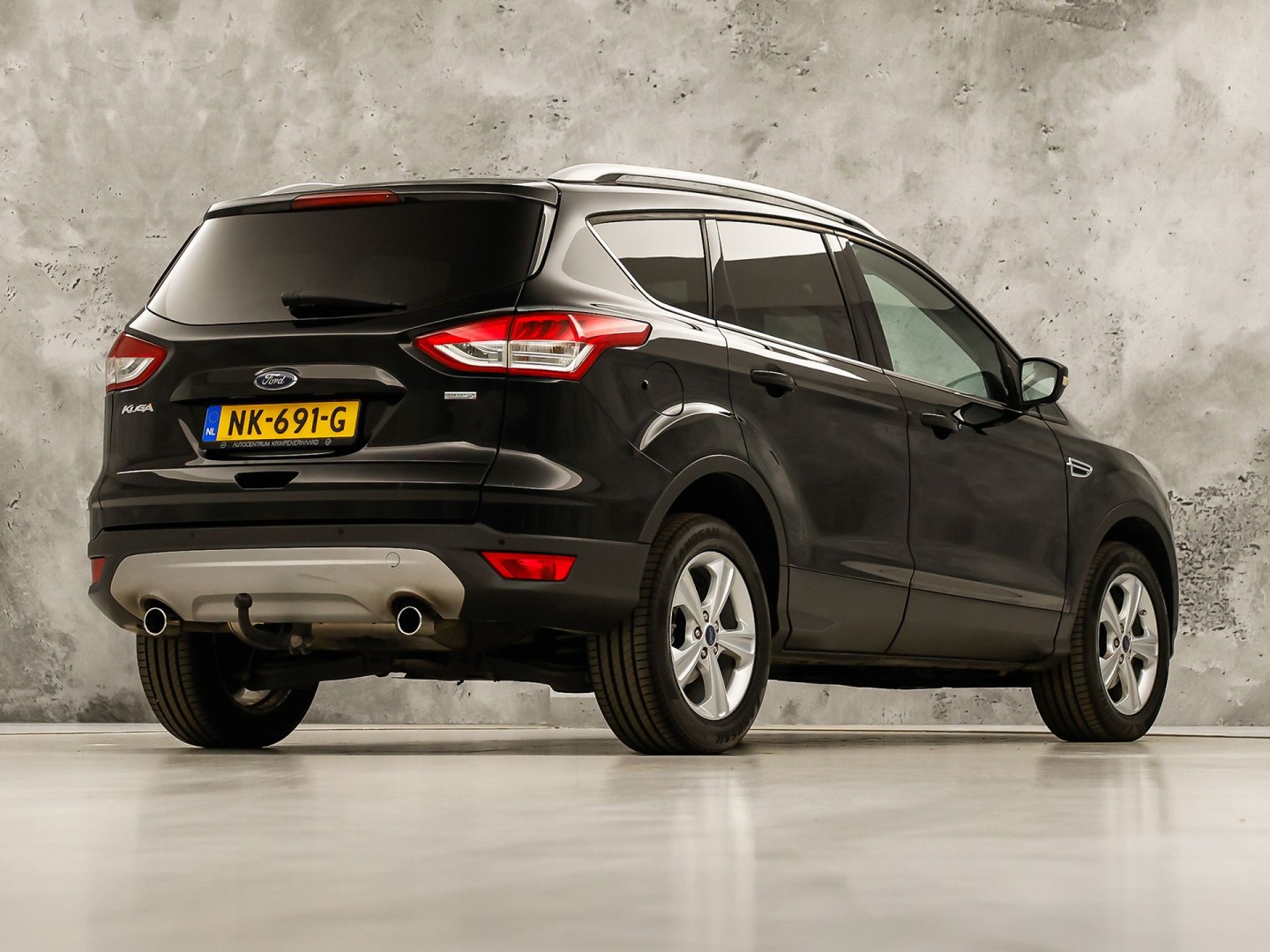 Ford Kuga 1.5 Titanium Sport 150Pk (NAVIGATIE, CLIMATE, STOELVERWARMING, TREKHAAK, GETINT GLAS, SPORTSTOELEN, PARKEERSENSOREN, CRUISE, NIEUWSTAAT)