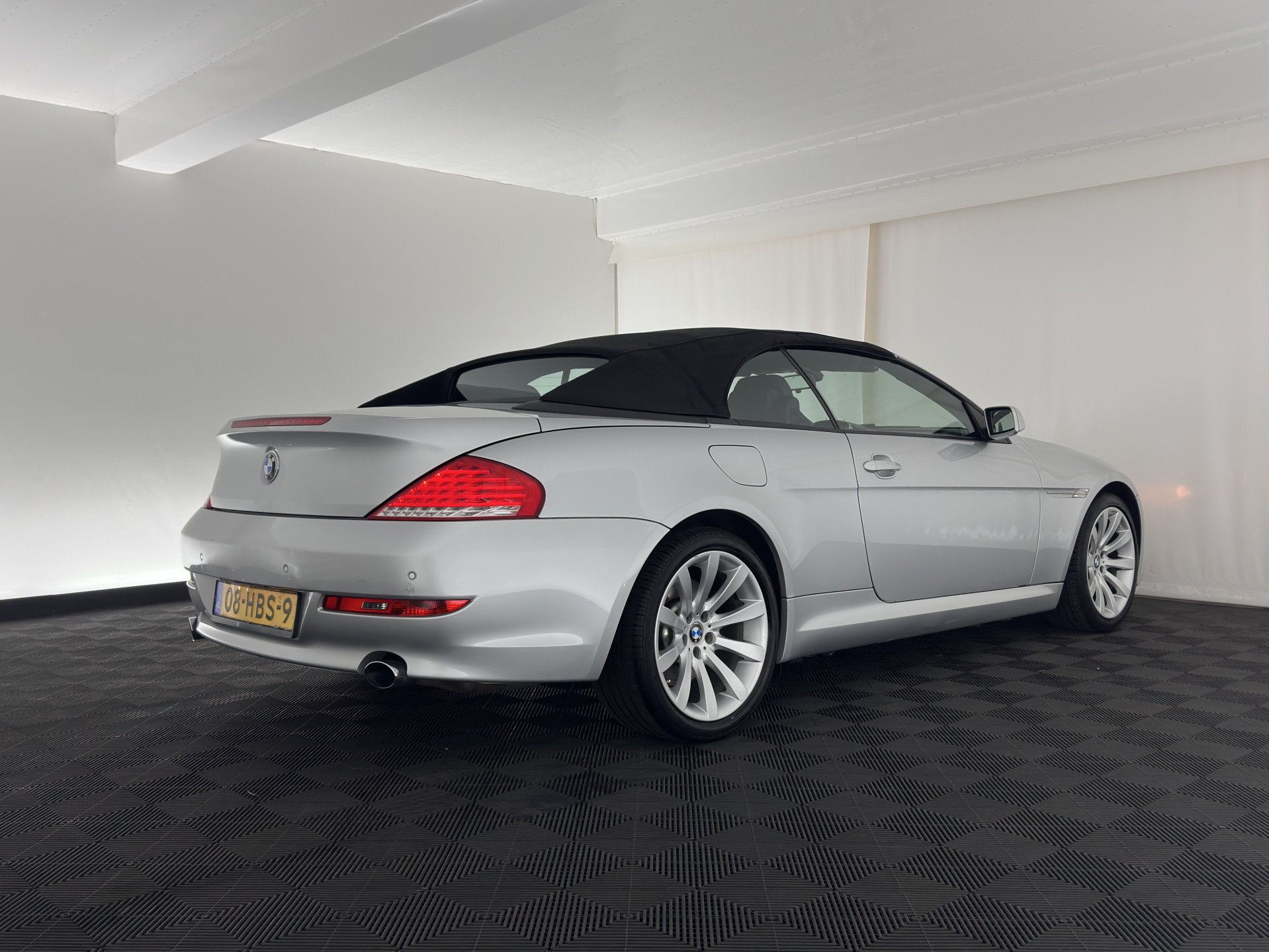 BMW 6-serie Cabrio 650i Aut. *LEATHER | BI-XENON | MEMORY-PACK | SHIFT-PADDLES | HEATED-SPORTSEATS | KEYLESS | NAVI-FULLMAP | ECC | HEAD-UP | PDC | CRUISE | AIRSCARF | 19''ALU*