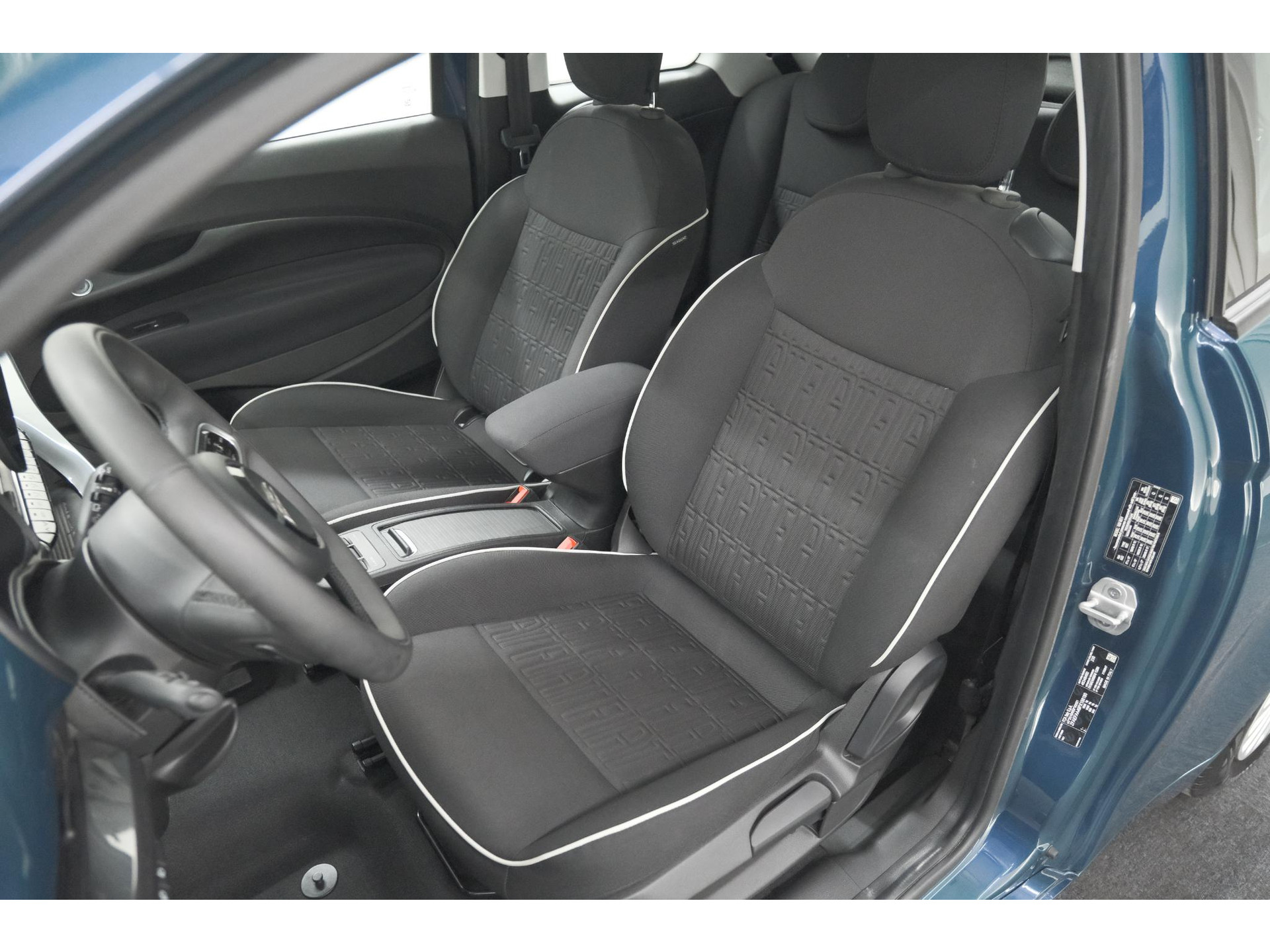 Fiat 500 Urban 42 kWh | 96,9% SOH | 3 Fase Laadfunctie | Camera | Apple Carplay | Parkeersensoren