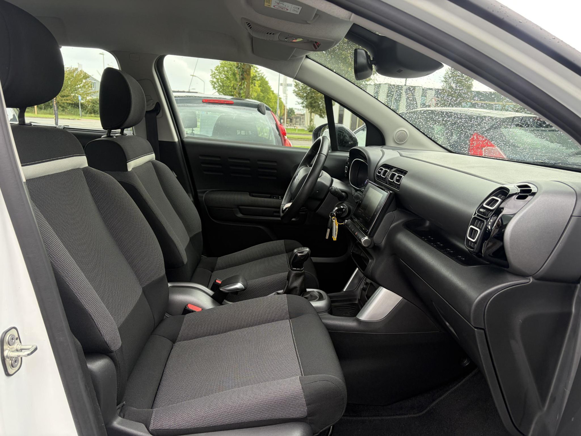 Citroen C3 Aircross 1.2 PureTech Feel ✓1e Eigenaar✓Nieuwe D-riem✓Draadloze telefoonlader✓Carplay✓Navi✓Clima✓Cruise ✓Pdc✓Lm velgen✓Net beurt gehad✓Rijstrooksensor✓N.A.P✓Apk tot 09-2027