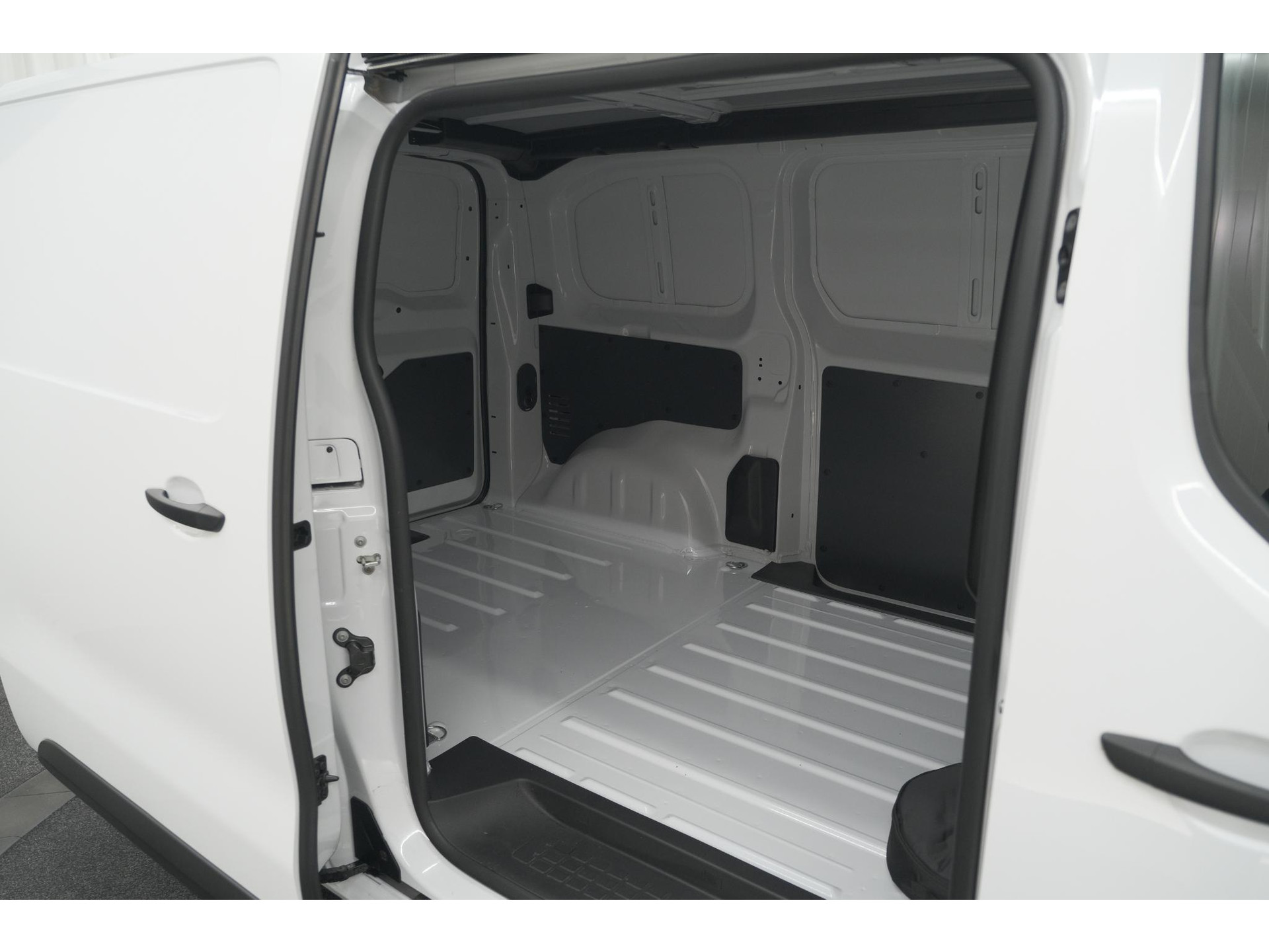 Citroen ë-Jumpy L2 136 50 kWh | Camera | Navigatie | Parkeersensoren | Apple Carplay