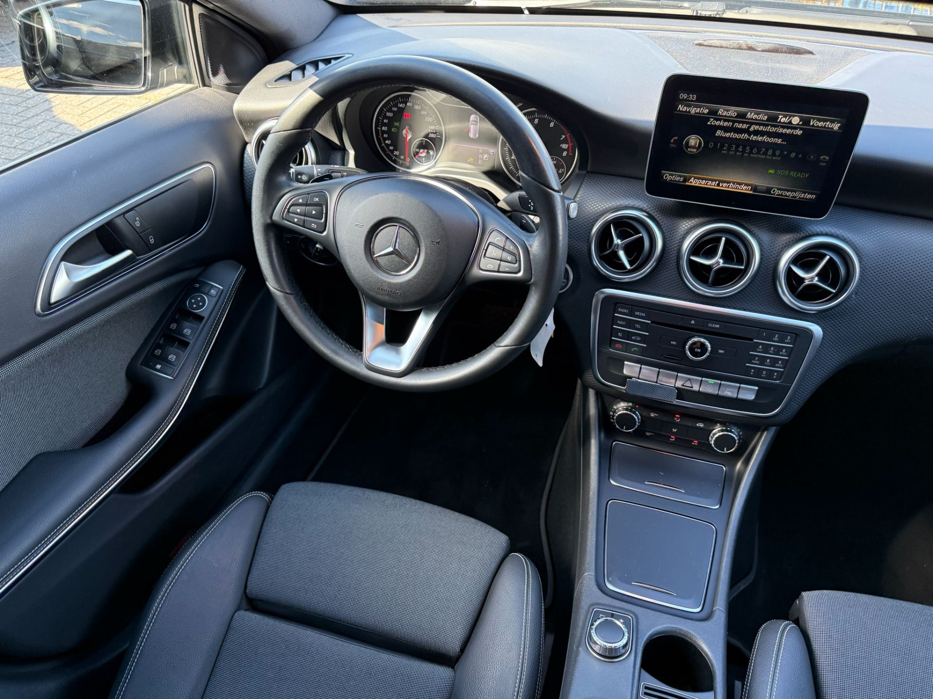 Mercedes-Benz A-klasse 160 Ambition | 2E EIGENAAR | 3/6/12MND GARANTIE | AUTOMAAT | LED | CRUISE | NAVI | AIRCO | BLUETOOTH | TREKHAAK |