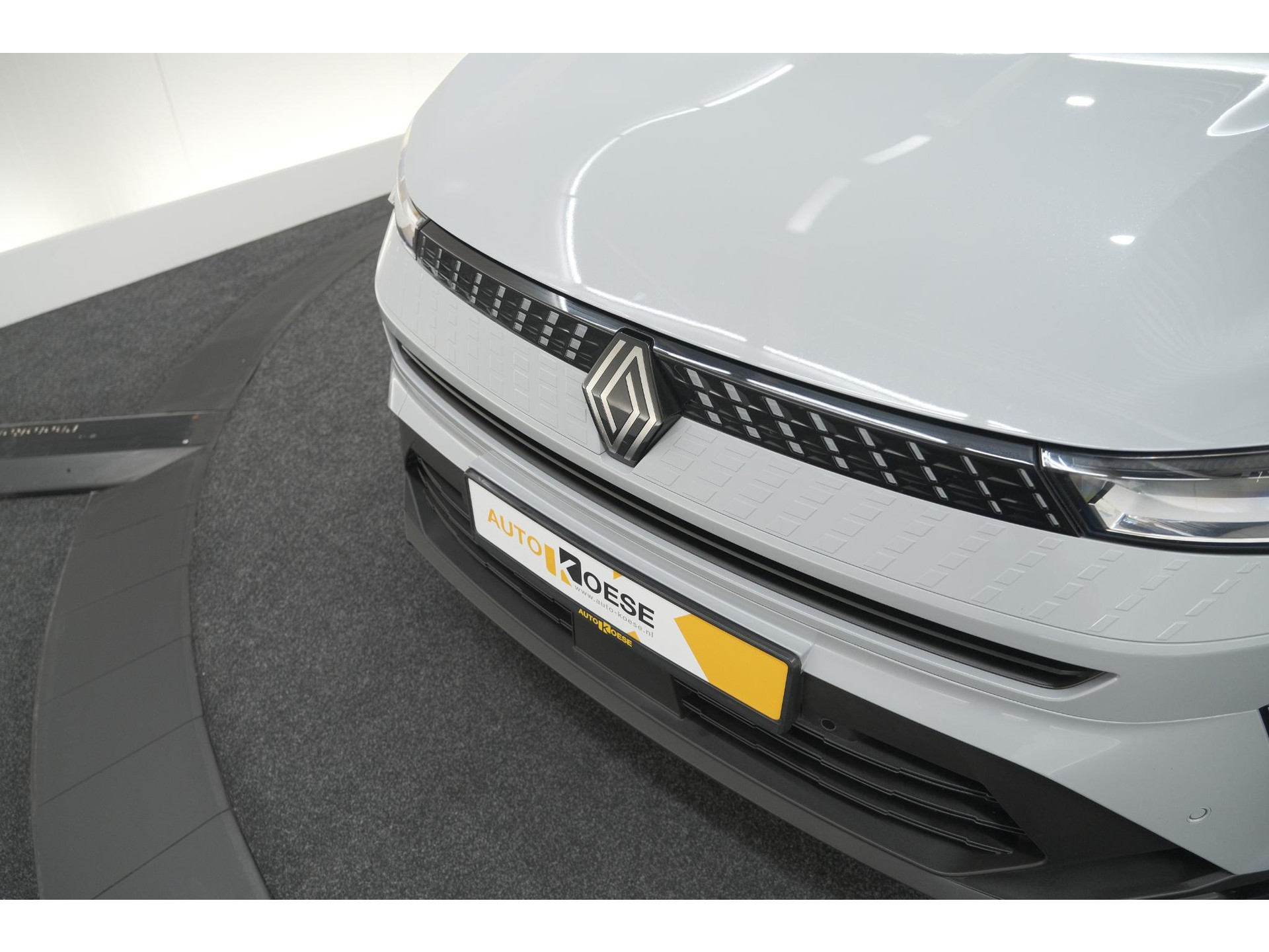 Renault Captur TCe 90 Techno | Nieuw Model | Camera | Navigatie | Apple Carplay | Pack Full Screen | 18 Inch Lichtmetalen Velgen