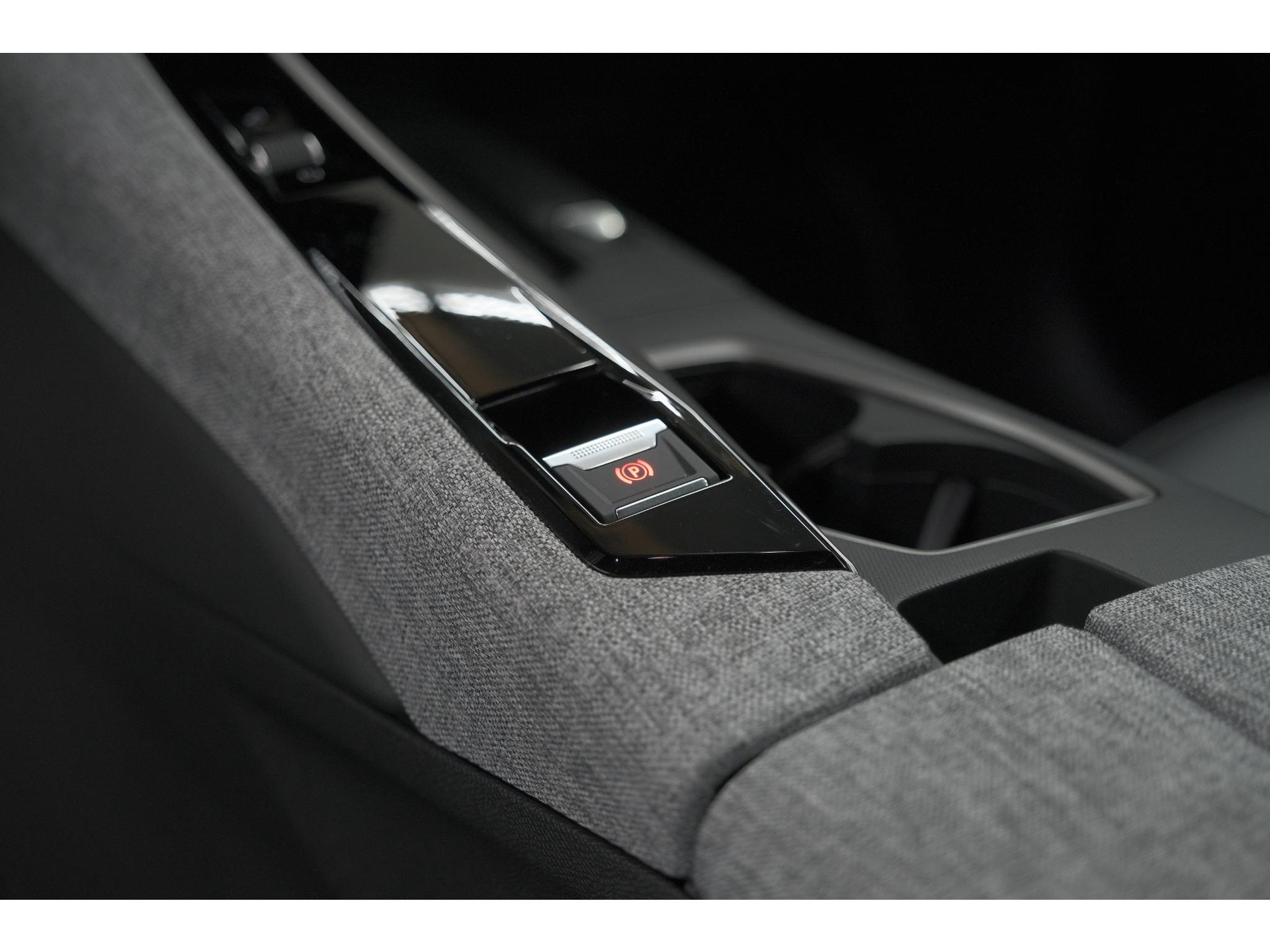 Peugeot 5008 1.2 Hybrid 136 GT 7p | Adaptieve Cruise Control | Camera | Elektrische Kofferklep | Stoelverwarming