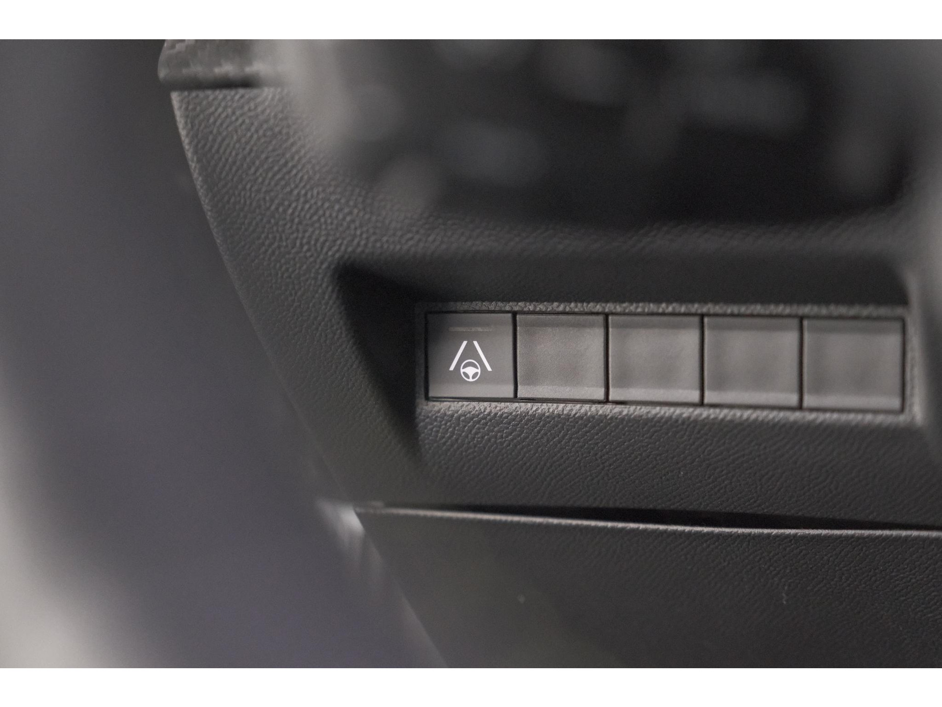 Peugeot 2008 1.2 Hybrid 136 GT | 360 Camera | Adaptieve Cruise Control | Navigatie | Dodehoekdetectie