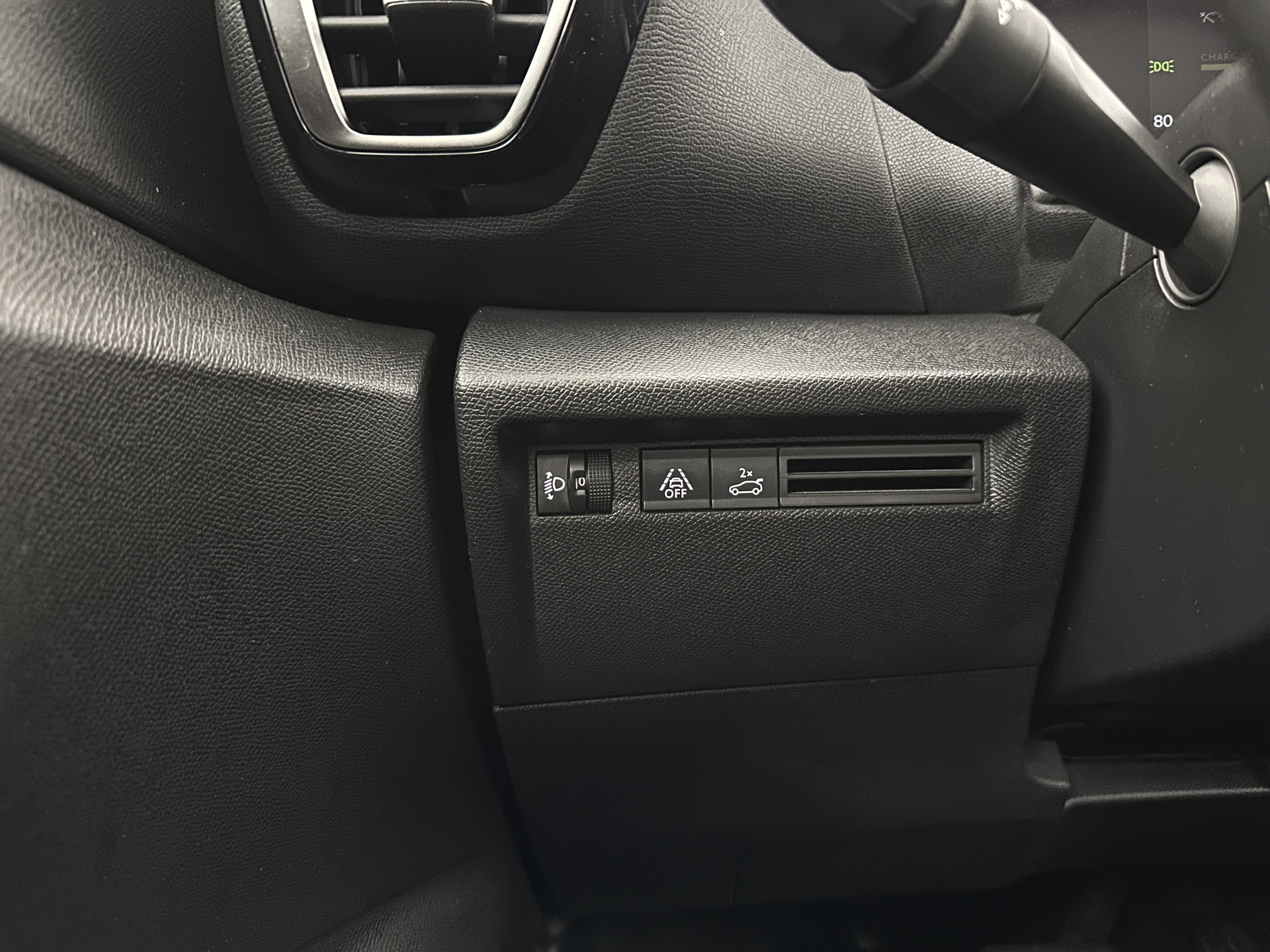 Citroën Ë-C4 X Feel Pack 50 kWh [ 3-Fase ] (INCL.BTW) *FULL-LED | LEATHER-FABRIC | DIGI-COCKPIT | DAB | COMFORT-SEATS | CAMERA | ECC | PDC | CRUISE | 18''ALU*