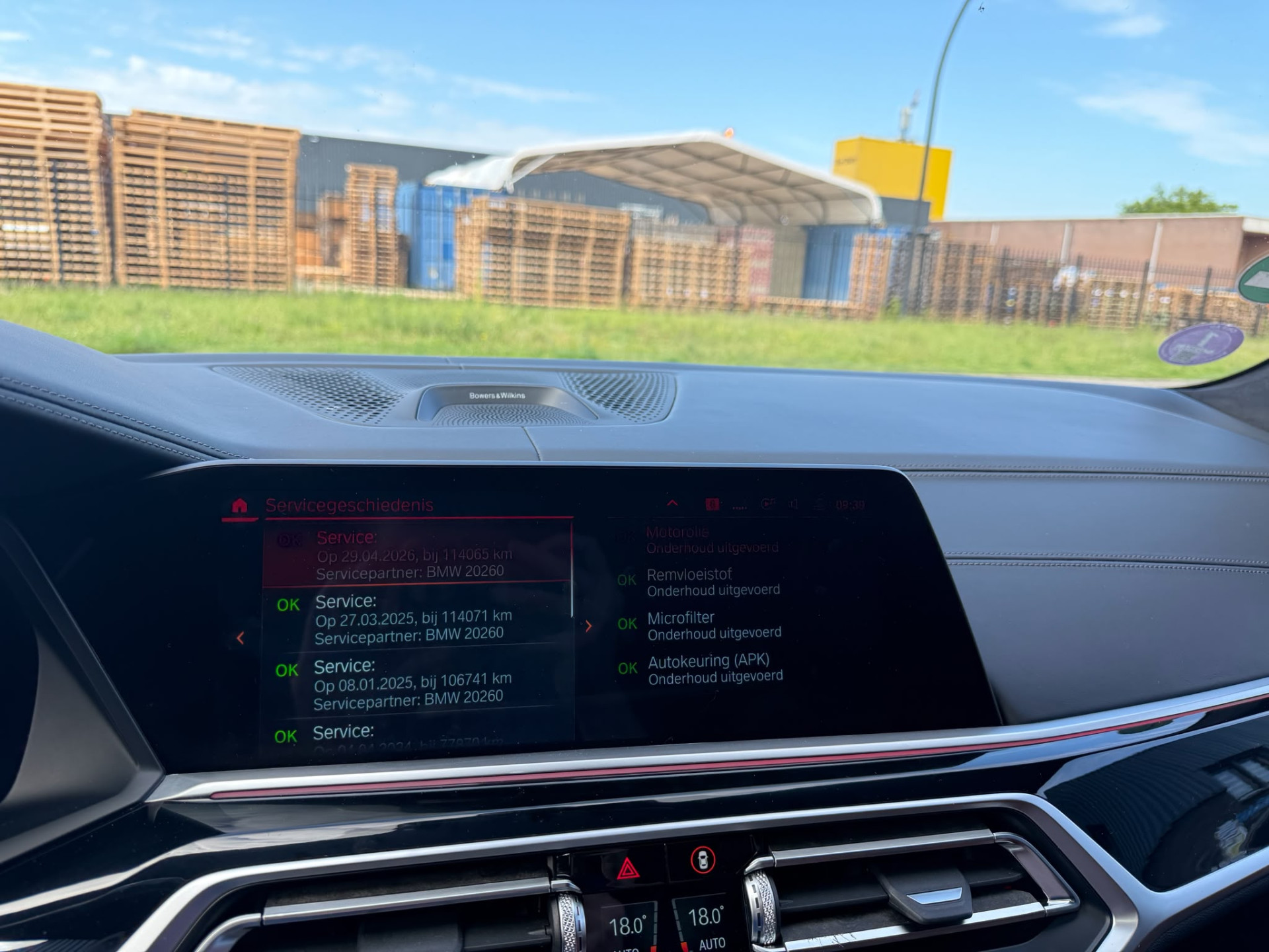 BMW X7 xDrive40i 6p. | 2E EIGENAAR | 3/6/12MND GARANTIE| M-SPORT |PANO | LASER | LED | B&W | MASSAGE | CARPLAY | TREKHAAK | DAB | BOMVOL |