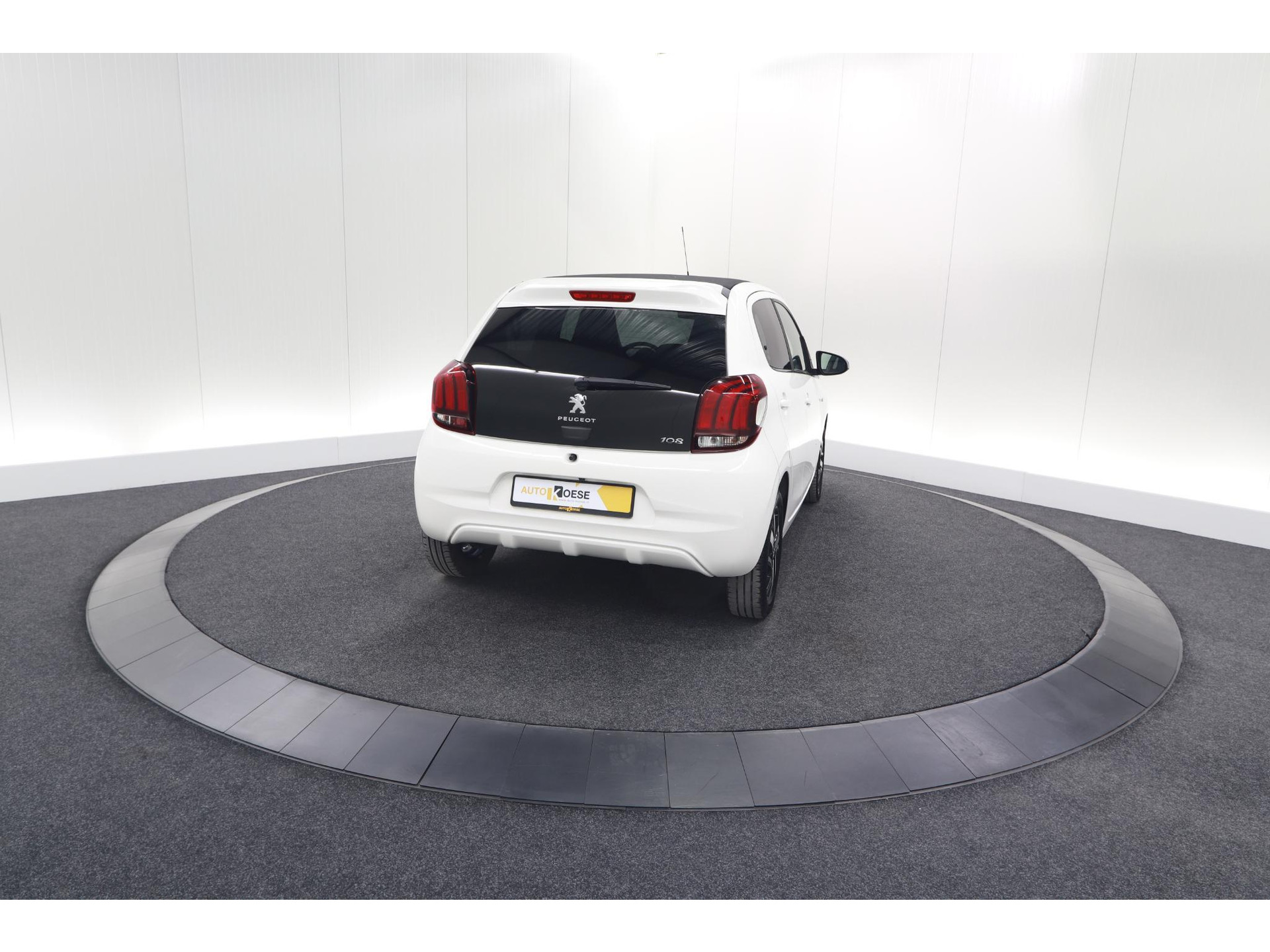Peugeot 108 1.0 e-VTi Allure TOP! | Elektrisch Vouwdak | Camera | Navigatie | Climate Control