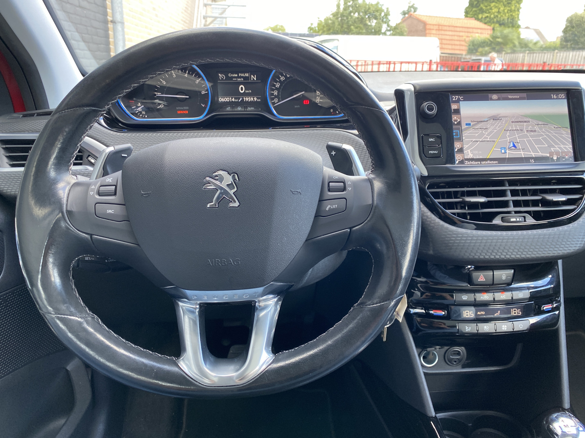 Peugeot 2008 1.2 PureTech Allure AUT. | dealer onderh. | panoramadak | trekhaak | navigatie | cruise control | all season banden