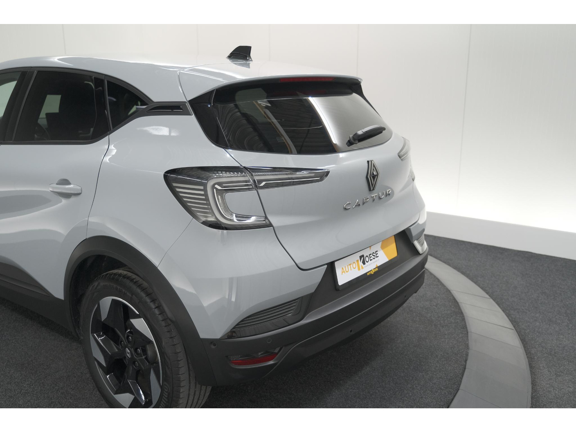 Renault Captur TCe 90 Techno | Nieuw Model | Camera | Navigatie | Apple Carplay | Pack Full Screen | 18 Inch Lichtmetalen Velgen