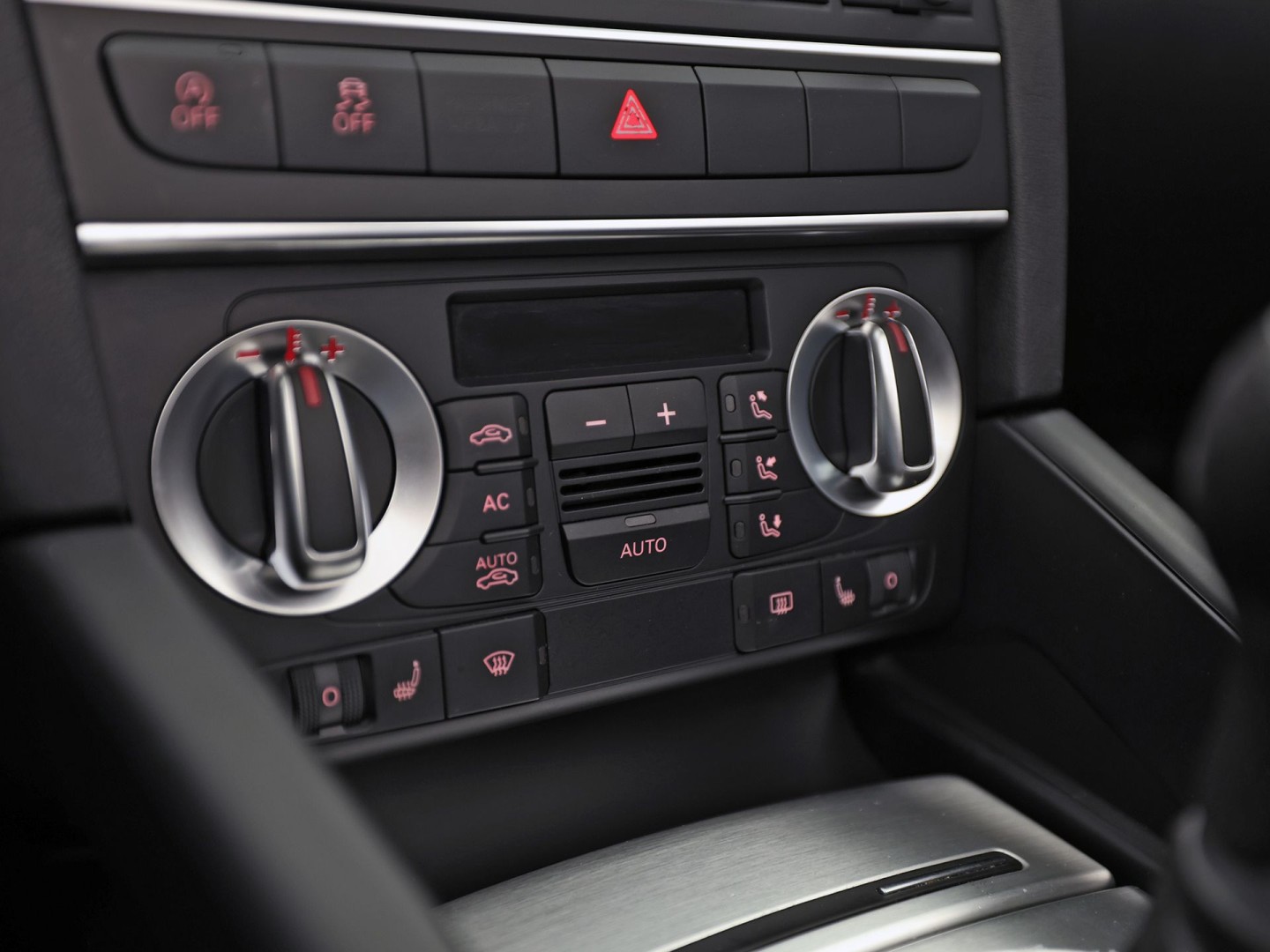 Audi A3 1.2 TFSI S-Line Sport (NAVIGATIE, CLIMATE, LEDER, STOELVERWARMING, SPORTSTOELEN, PARKEERSENSOREN, XENON, NIEUWSTAAT)
