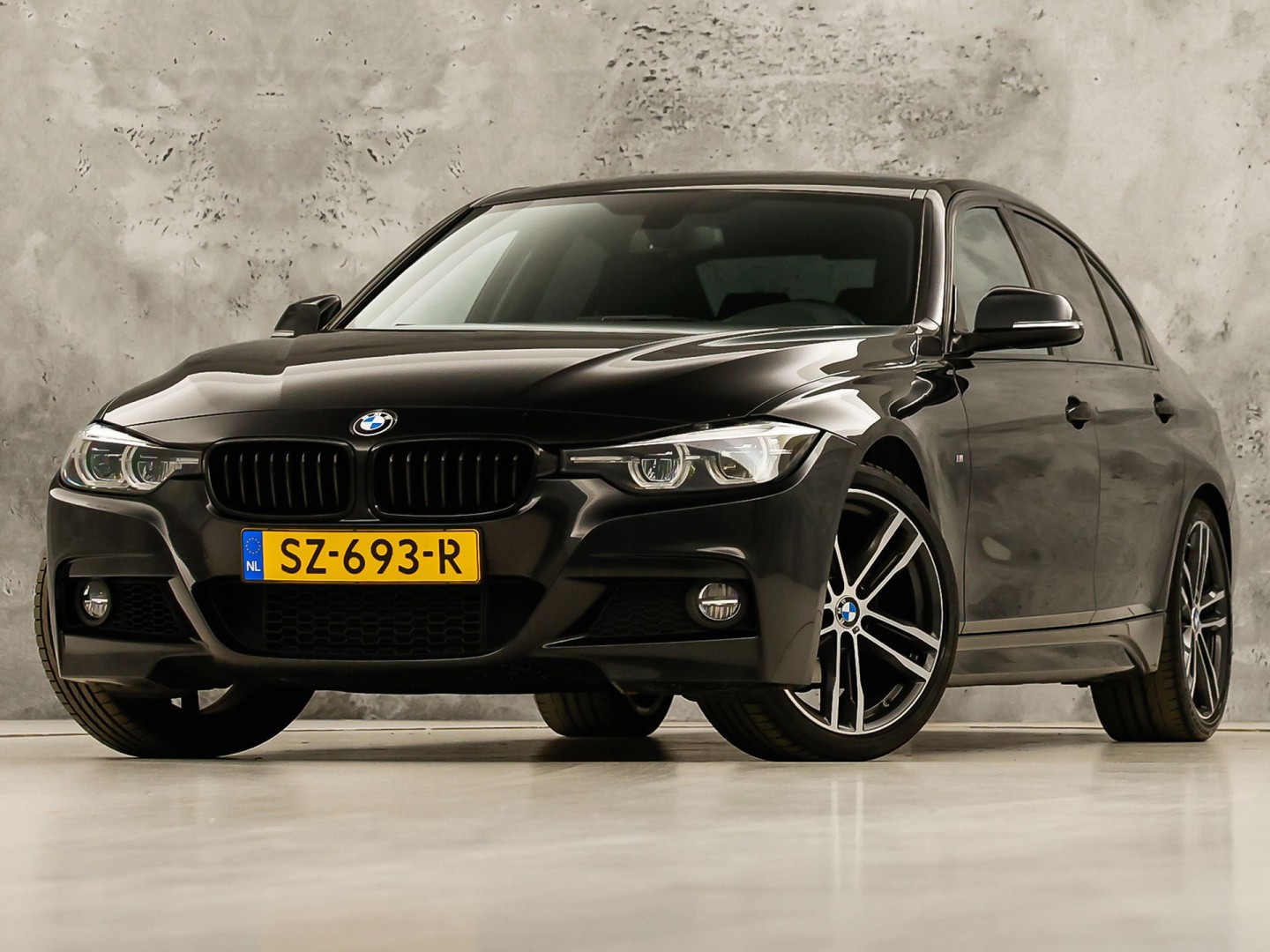 BMW 3 Serie 318i M Sport High Executive Automaat (VIRTUAL COCKPIT, M PAKKET, GROOT NAVI, STOELVERWARMING, SPORT AUTOMAAT, SPORTSTOELEN, TREKHAAK, GETINT GLAS, PARKEERSENSOREN, NIEUWSTAAT)