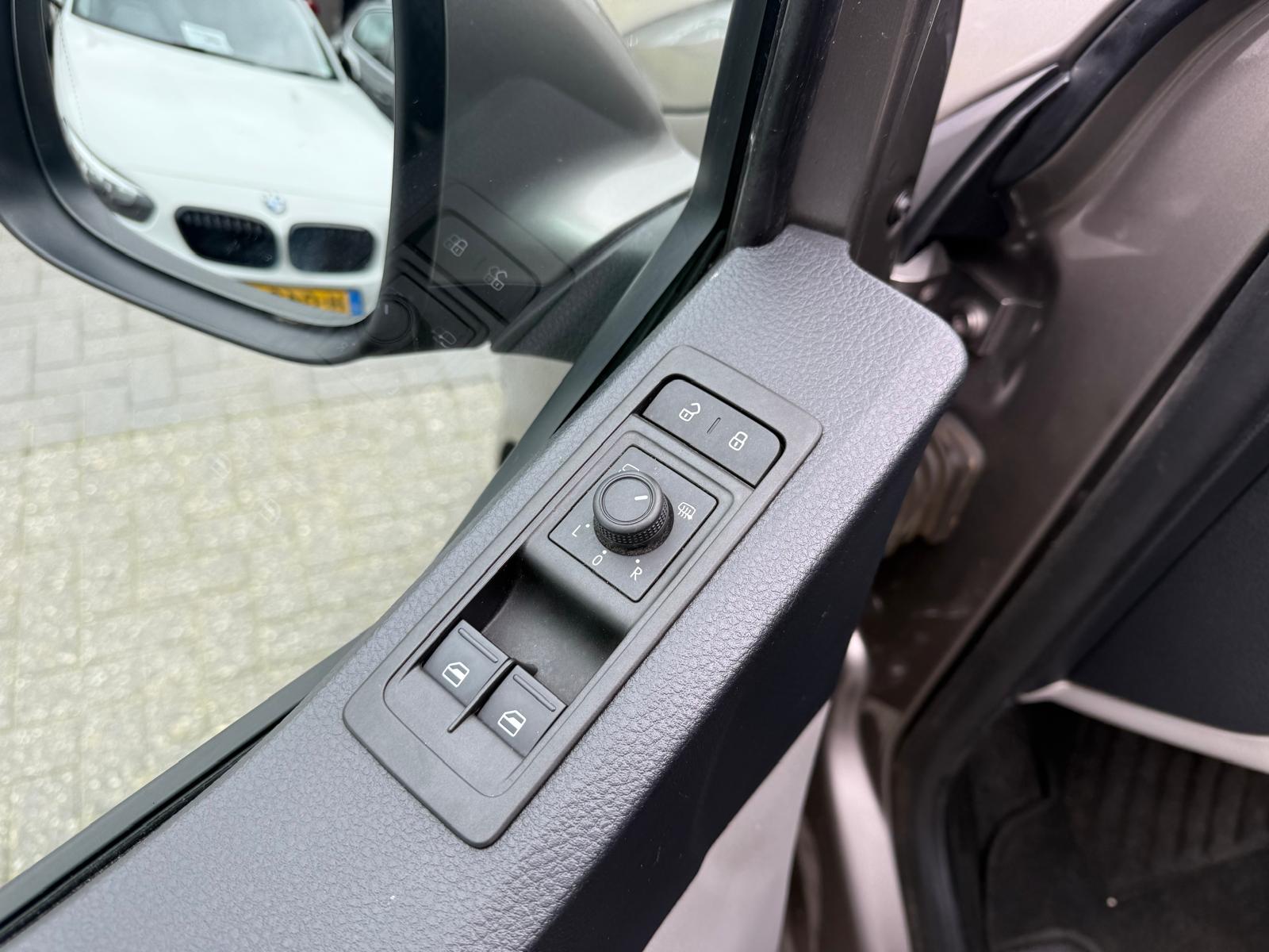 Volkswagen Transporter 2.0 TDI L2H1 DC Highline | 2E EIGENAAR | NW DISTR RIEM | NAVI | CAMERA | CRUISE |AIRCO |