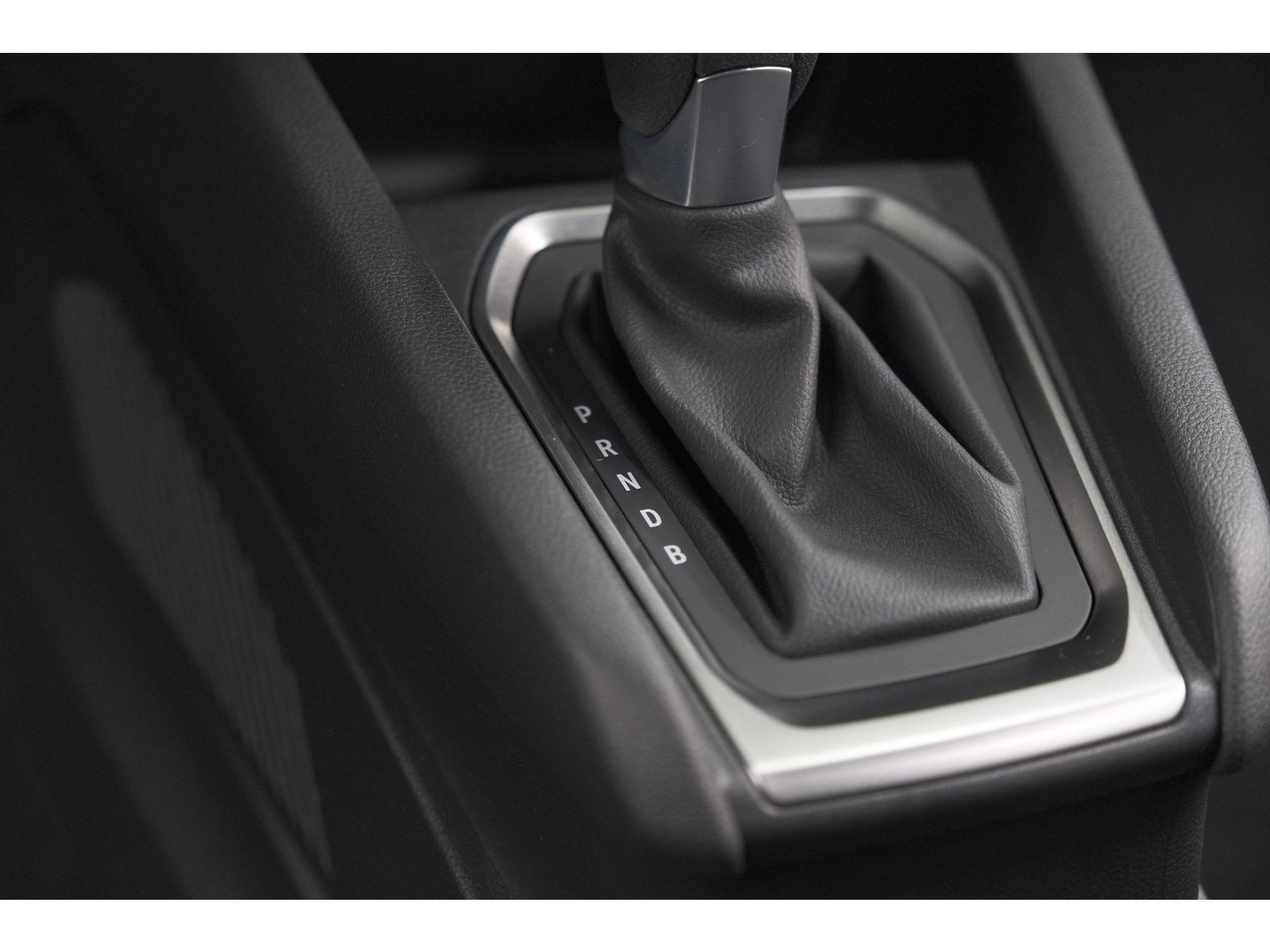 Renault Clio 1.6 E-Tech Full Hybrid 145 Evolution | Apple Carplay | Parkeersensoren | LED | Cruise Control