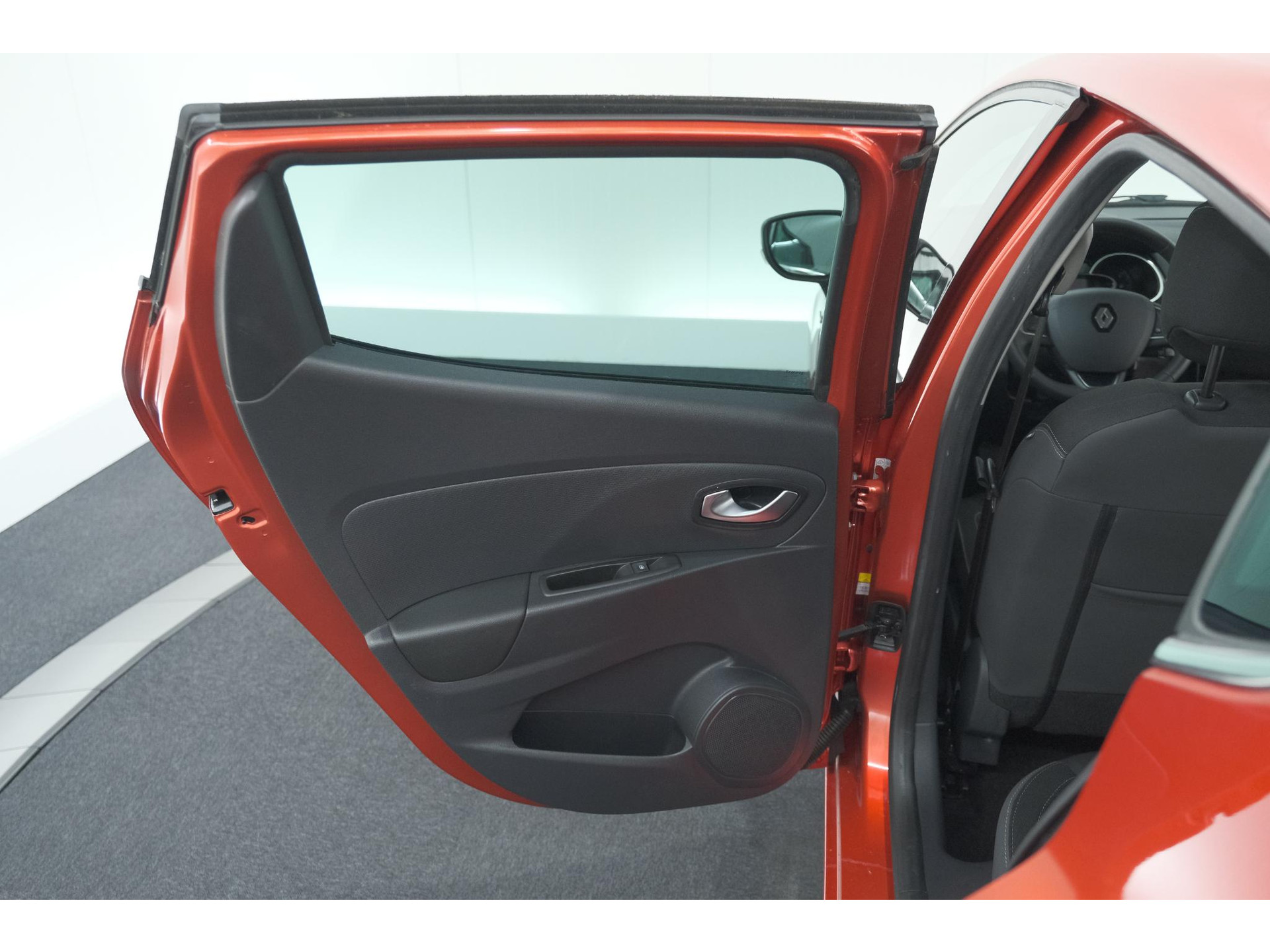 Renault Clio TCe 90 Limited | Trekhaak | Parkeersensoren | Navigatie