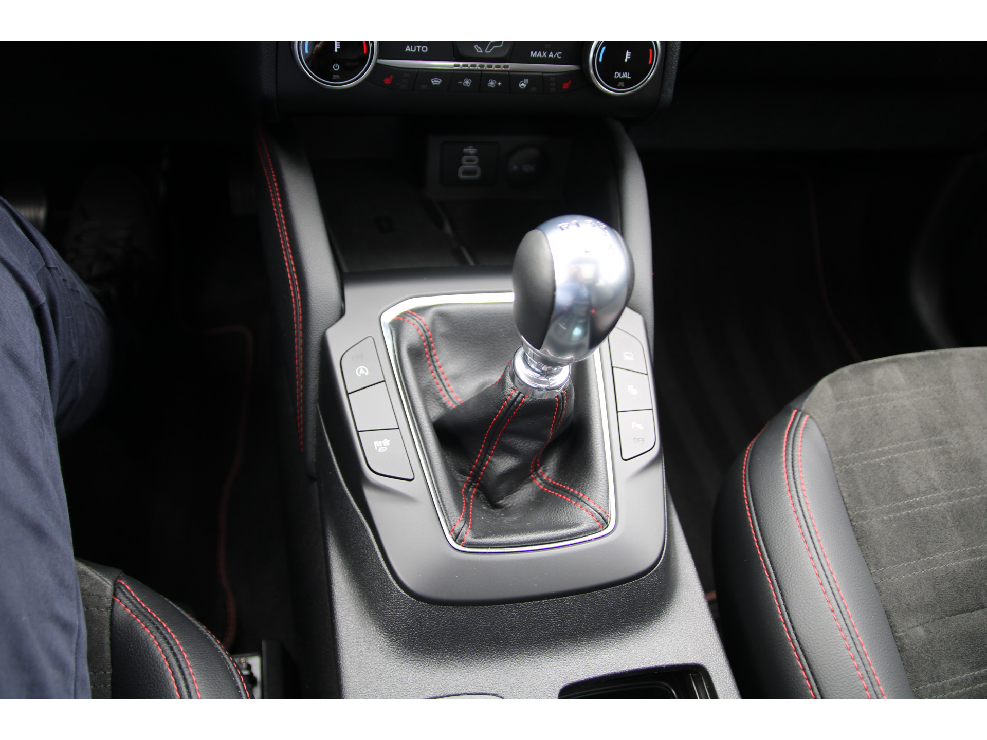 Ford Kuga 1.5 EcoBoost 150 PK ST-Line X TREKHAAK | PANORAMADAK | HEAD-UP