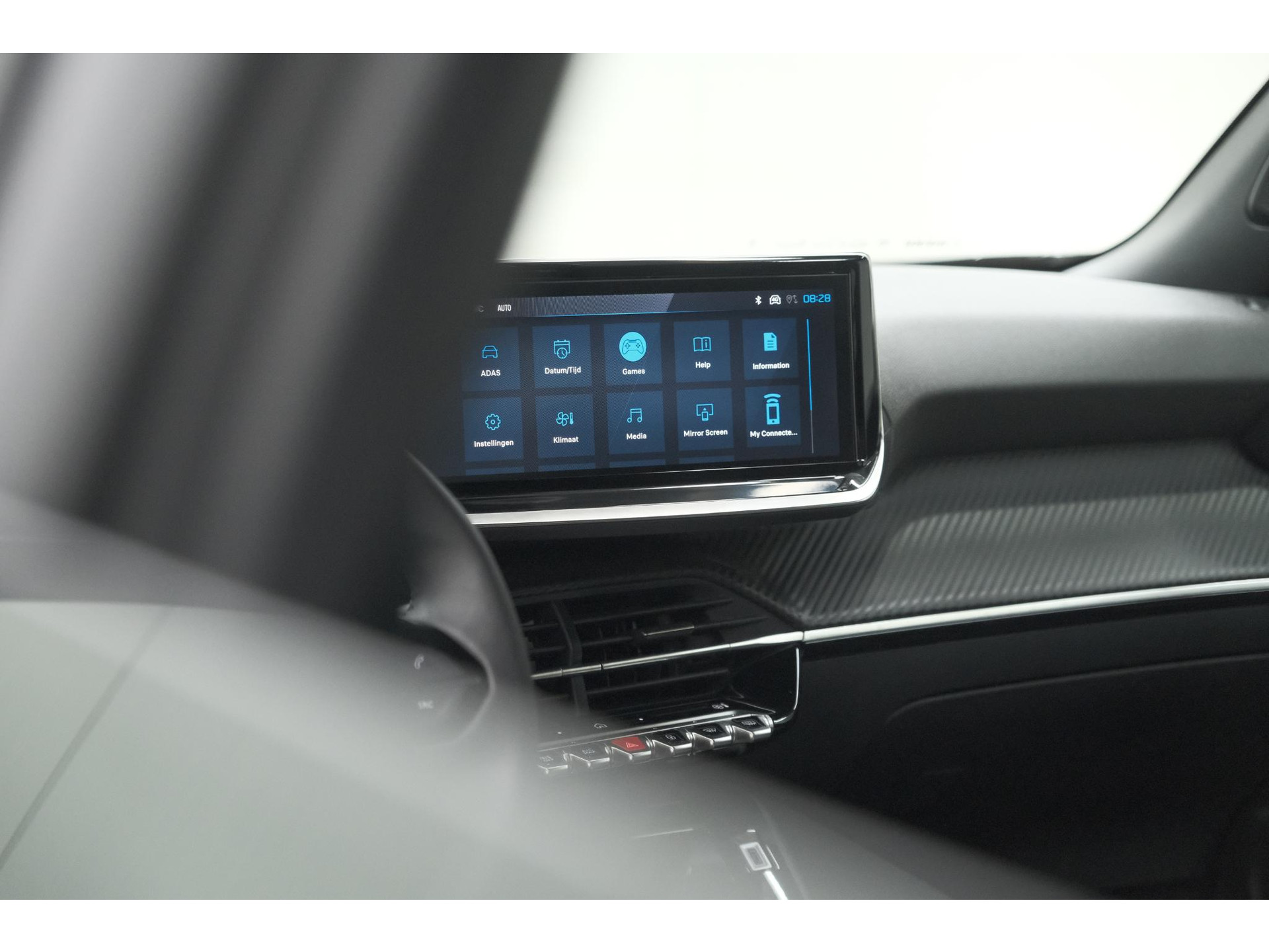 Peugeot 2008 1.2 Hybrid 145 Allure | 360 Camera | Adaptieve Cruise Control | Navigatie | Dodehoekdetectie