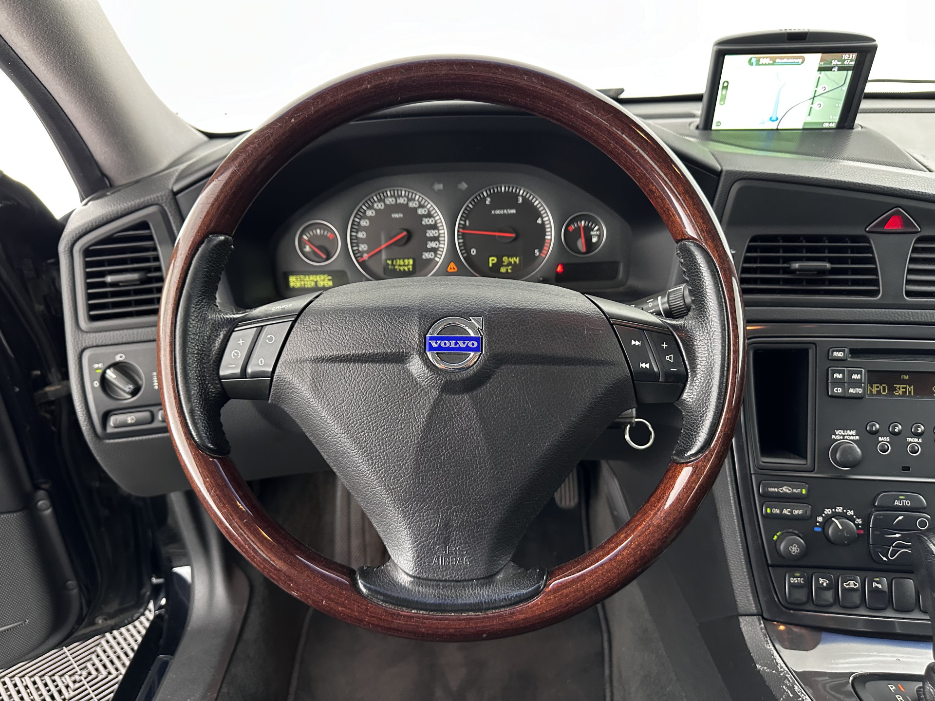 Volvo S60 2.4 D5 Momentum Aut.*NAVI-FULLMAP | LEATHER-FABRIC | ECC | CRUISE | PDC | TOWBAR | HEATED-COMFORTSEATS | 17"ALU*