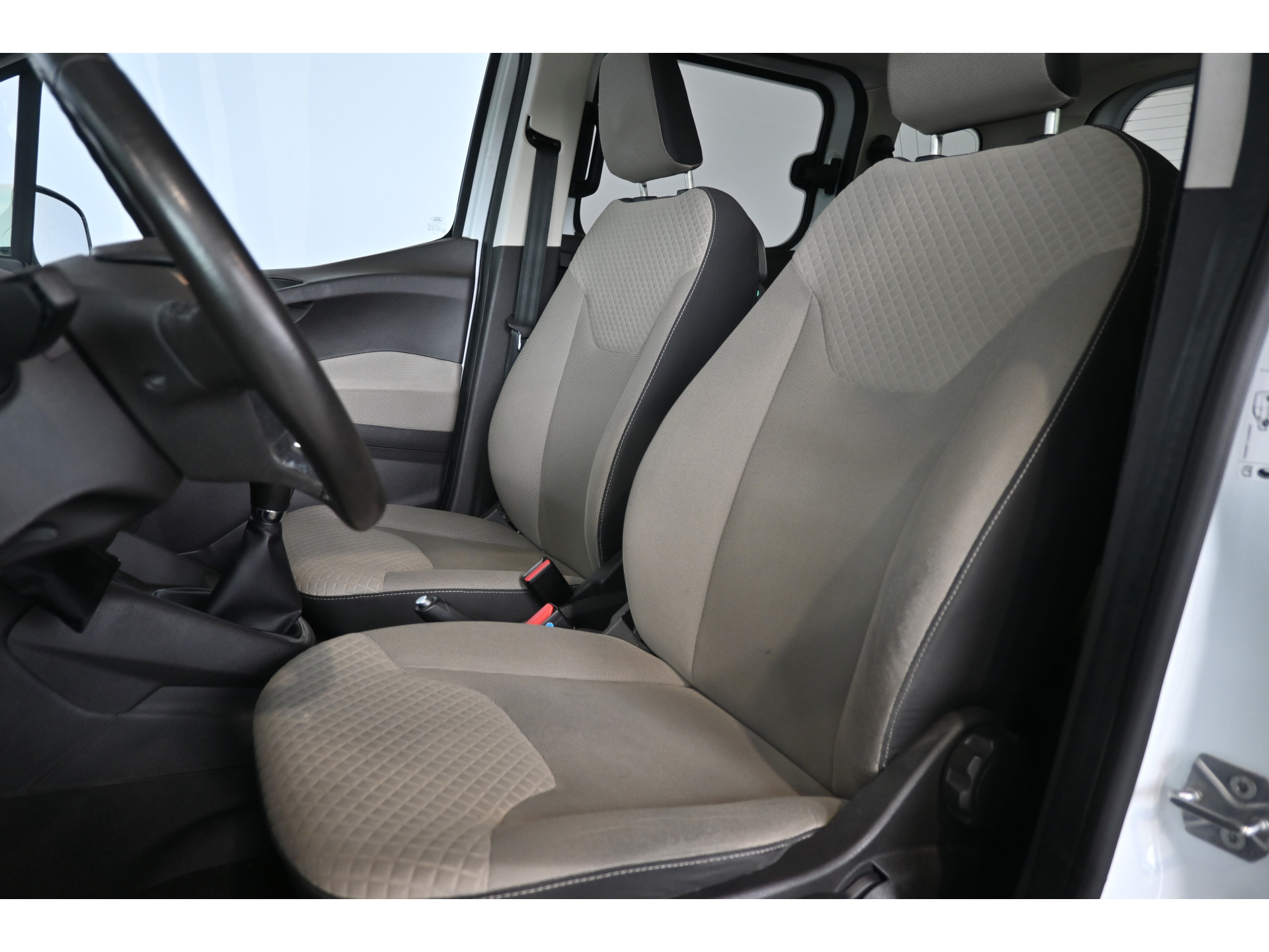 Ford Tourneo Courier 1.0 Titanium Clima Navigatie 2x Schuifdeur Stoelverwarming Cruise Control Rijklaarprijs! Inruil Mogelijk!