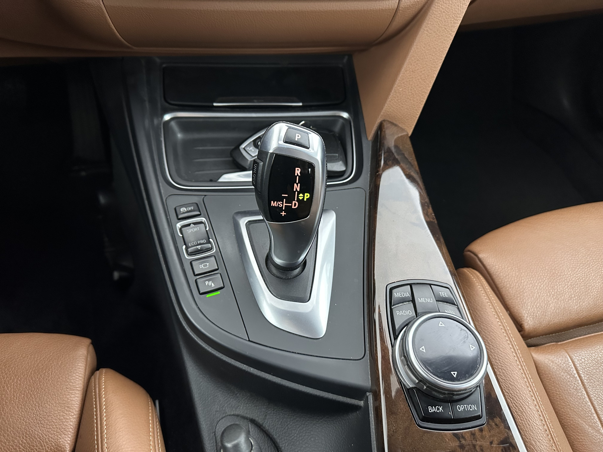 BMW 4-serie Coupé 435d xDrive Executive Aut. *LEATHER | BI-XENON | MEMORY-PACK | TOPVIEW | HEAD-UP | BLINDSPOT | HEATED-SPORTSEATS | KEYLESS | NAVI-FULLMAP | ECC | PDC | CRUISE | 19''ALU*