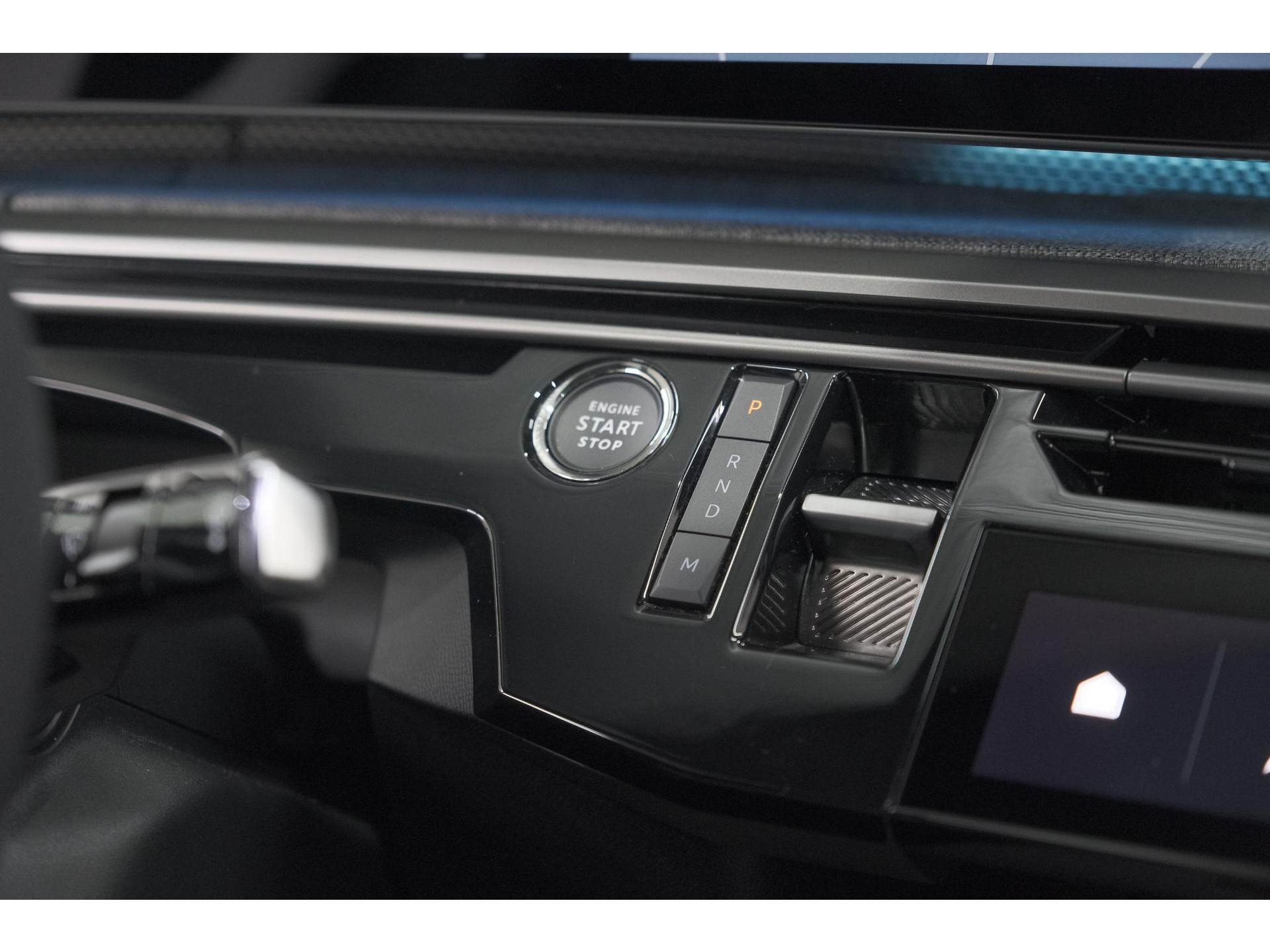 Peugeot 3008 Hybrid 145 e-DCS6 GT | Trekhaak Afneembaar | Allseason Banden | Camera | Adaptieve Cruise Control