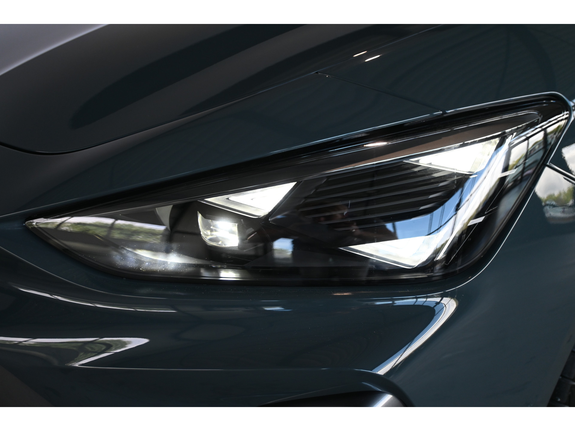 CUPRA Leon 1.5 TSI e-Hybrid Business PHEV EDGE Clima Adaptieve Cruise Matrix CarPlay Navigatie Lane Assist Stuurverwarming 100% Onderhouden! Inruil Mogelijk!