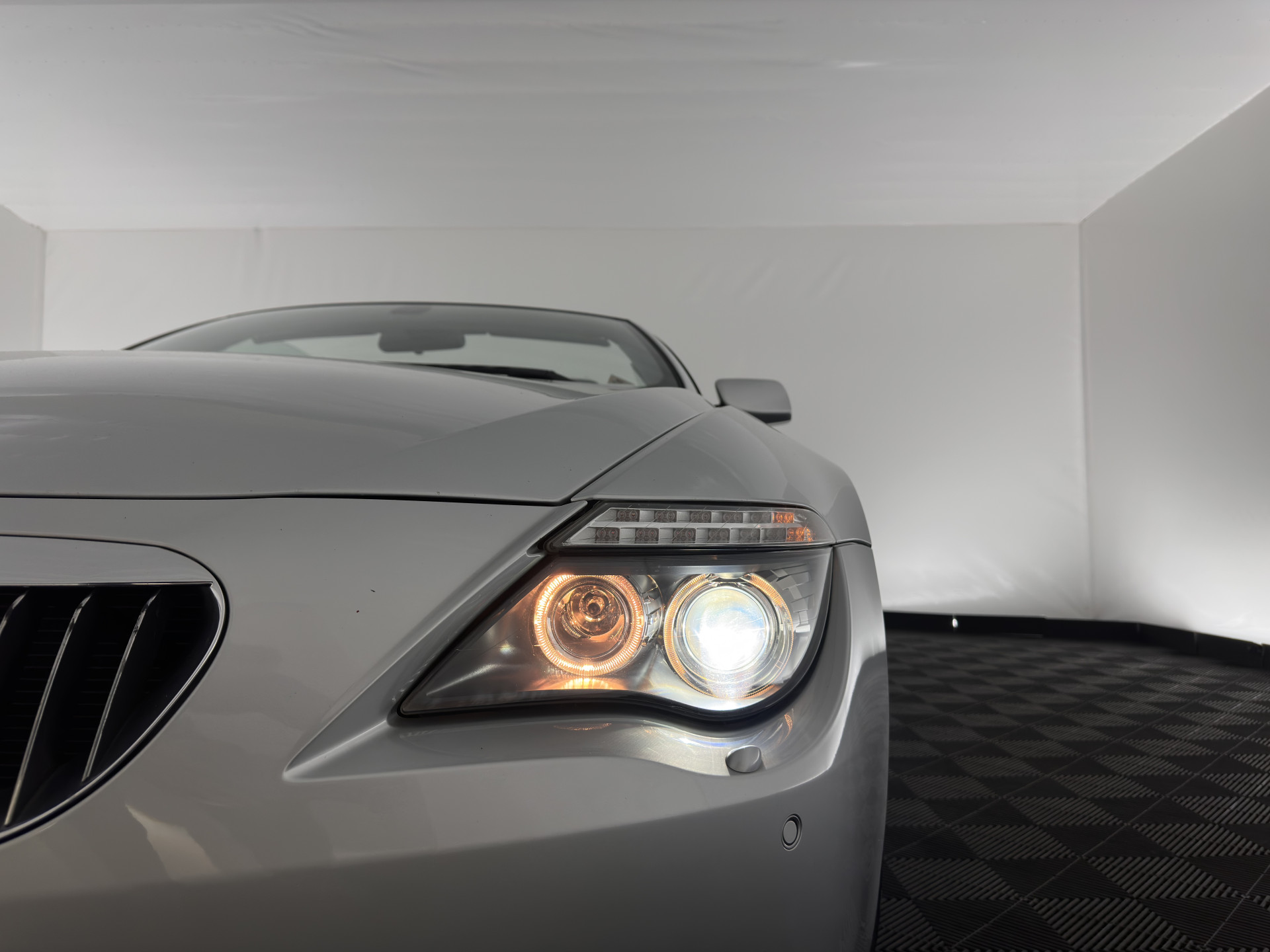 BMW 6-serie Cabrio 650i Aut. *LEATHER | BI-XENON | MEMORY-PACK | SHIFT-PADDLES | HEATED-SPORTSEATS | KEYLESS | NAVI-FULLMAP | ECC | HEAD-UP | PDC | CRUISE | AIRSCARF | 19''ALU*