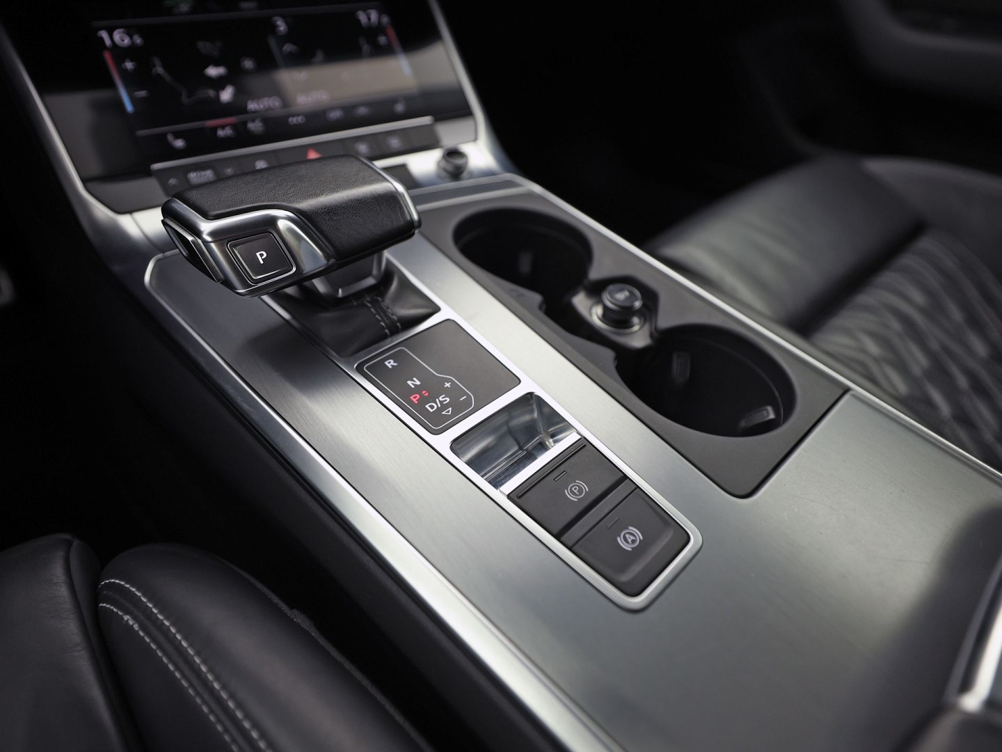 Audi A6 55 TFSI e quattro S-Line Competition 368Pk Automaat (2X S-LINE, APPLE CARPLAY, SPORTZETELS, NAPPA LEDER, MEMORY SEATS, CAMERA, ADAPTIVE CRUISE, ELEK ACHTERKLEP, STOELVERWARMING ACHTER, NIEUWSTAAT)