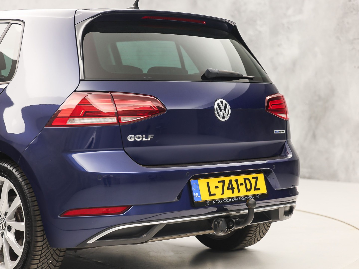 Volkswagen Golf 1.5 TSI Sportline (APPLE CARPLAY, GROOT NAVI, CLIMATE, STOELVERWARMING, SPORTSTOELEN, LED KOPLAMPEN, PARKEERSENSOREN, ADAPTIVE CRUISE, NIEUWSTAAT)