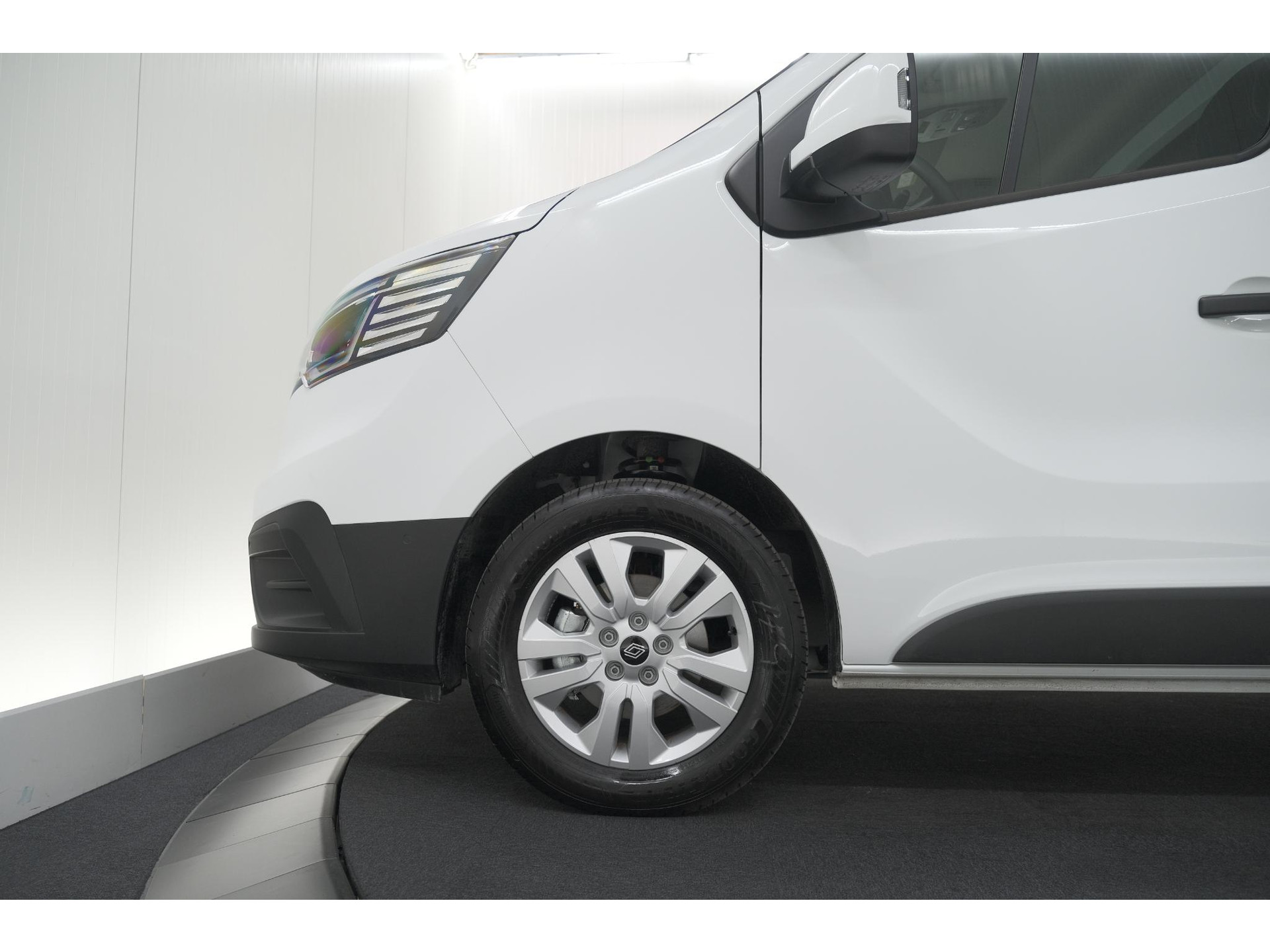 Renault Trafic E-Tech T29 L1H1 Advance 52 kWh | Laadruimte-pakket | Parkeerpakket | 3 fase lader | Camera