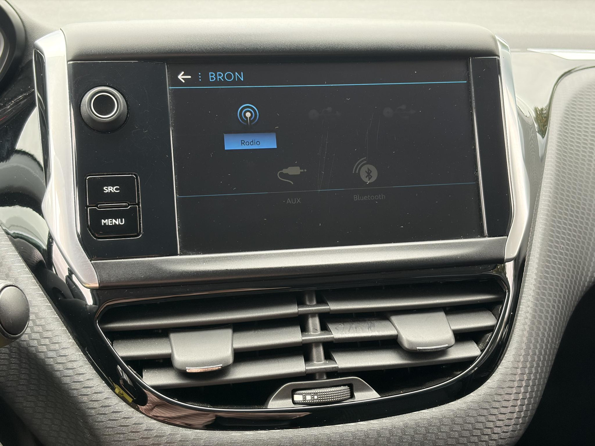 Peugeot 208 1.2 PureTech Blue Lease Executive ✓Dealer Onderhouden✓2e Eigenaar✓Navi✓Carplay✓Clima✓Cruise✓Pdc✓5 Deurs✓16'' Lm velgen✓N.A.P✓Apk tot 09-2027