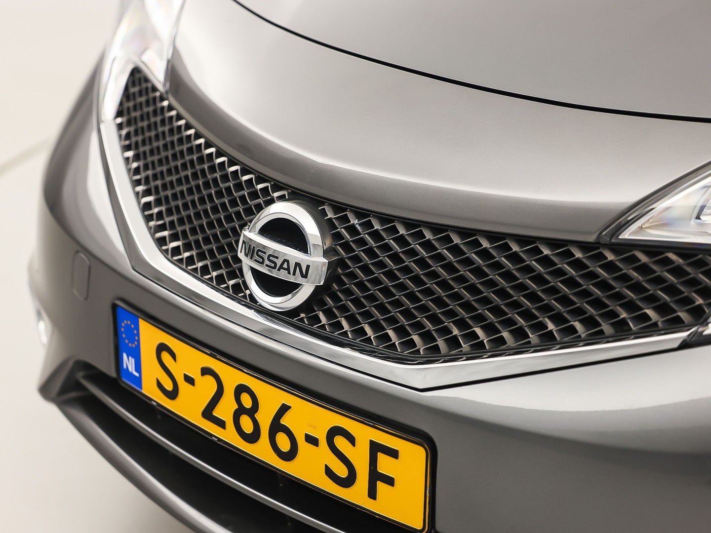 Nissan Note 1.2 Sport (AIRCO, GETINT GLAS, LM VELGEN, SPORTSTOELEN, CRUISE, NIEUWE APK, NIEUWSTAAT)