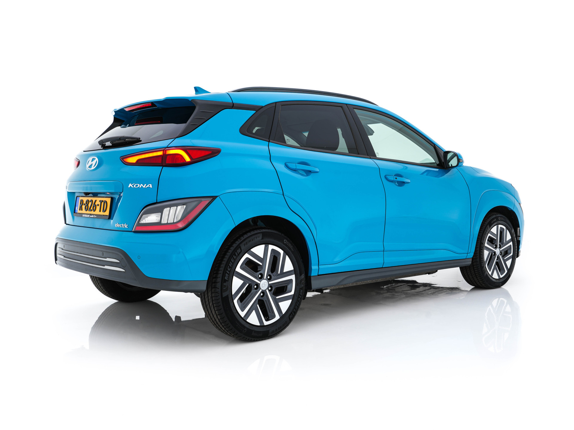 Hyundai Kona EV Fashion 39 kWh [ 3-Fase ] {SOH-100%} (INCL-BTW) Aut.*HEATPUMP | HEAD-UP | NAVI-FULLMAP | DIGI-COCKPIT | FULL-LED | KRELL-AUDIO | LANE-ASSIST | KEYLESS | CAMERA | SHIFT-PADDLES | DAB | ADAPTIVE-CRUISE | COMFORT-SEATS | 17"ALU*
