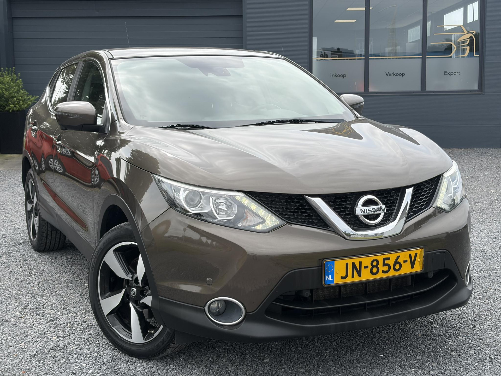 Nissan Qashqai 1.2 N-Connecta 360° Camera,Trekhaak,Navi,Pdc V+A,Keyless,6 Bak,Clima,Cruise,2e Eigenaar,115pk,Lm velgen,Apk tot 09-2027