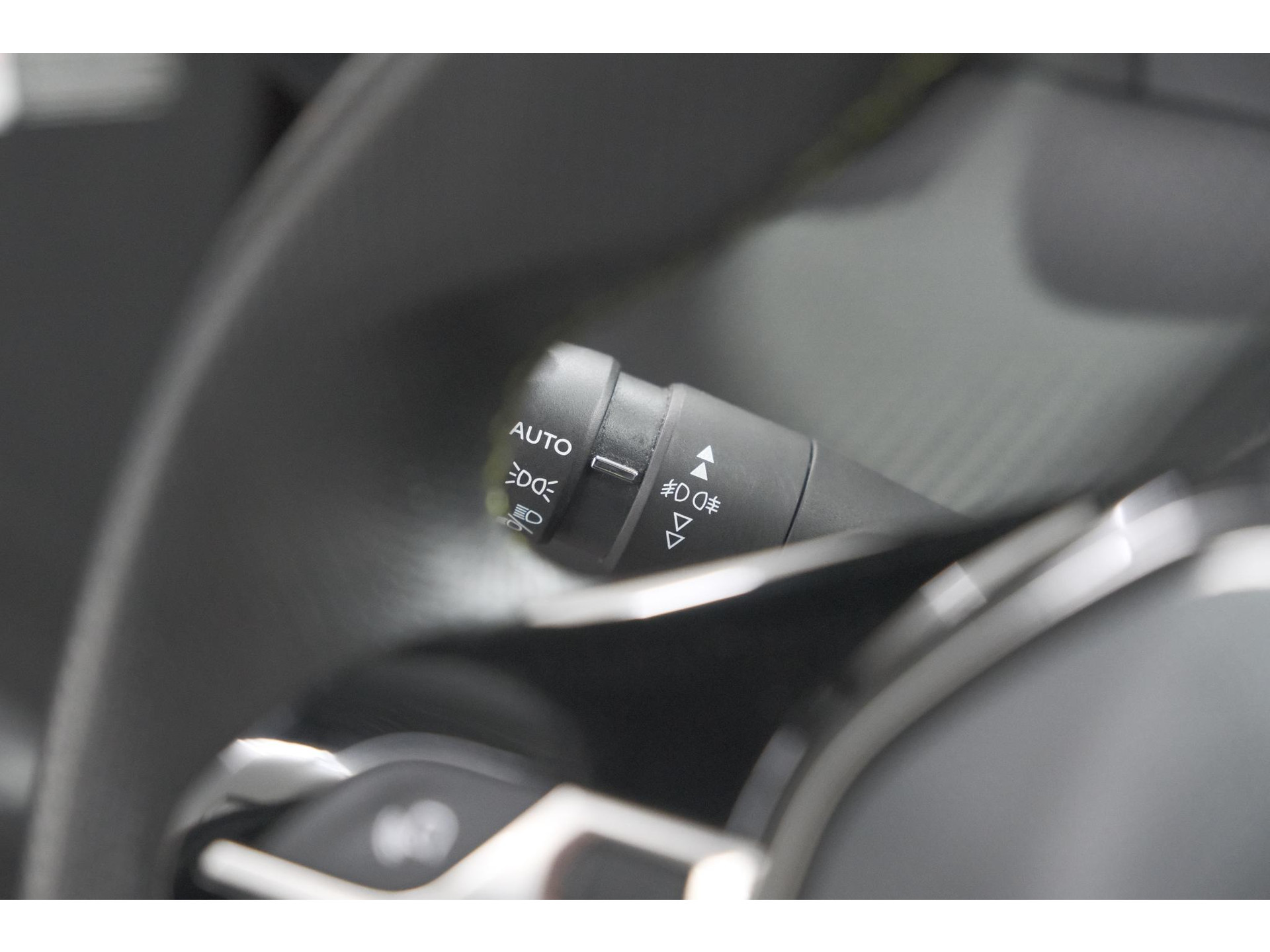 Peugeot 2008 PureTech 130 GT Pack | Leer-pakket | Camera | Dodehoekdetectie | Apple Carplay | Stoelverwarming