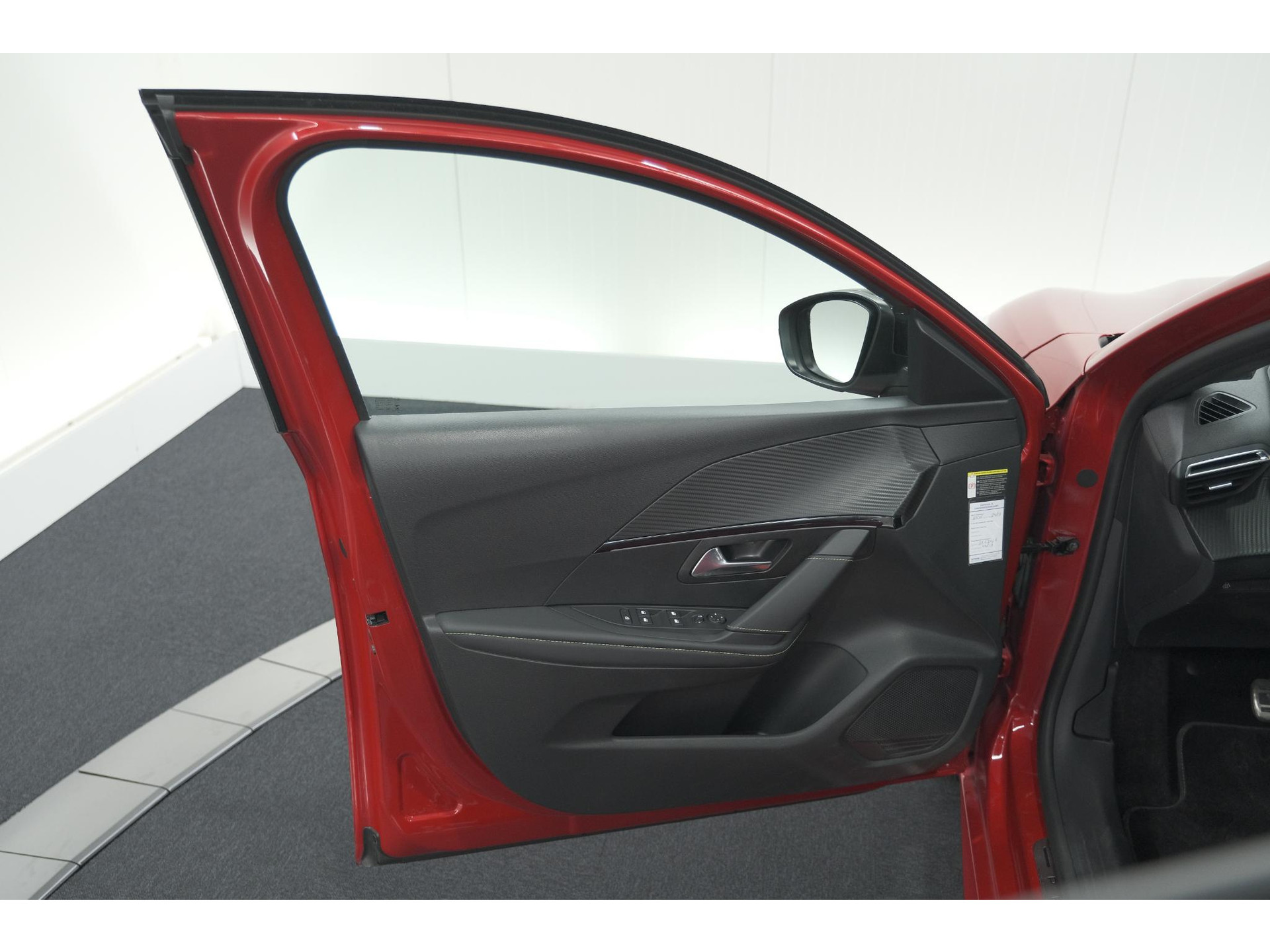 Peugeot 208 PureTech 130 EAT8 GT | Panoramadak | Camera | Apple Carplay | Stoelverwarming