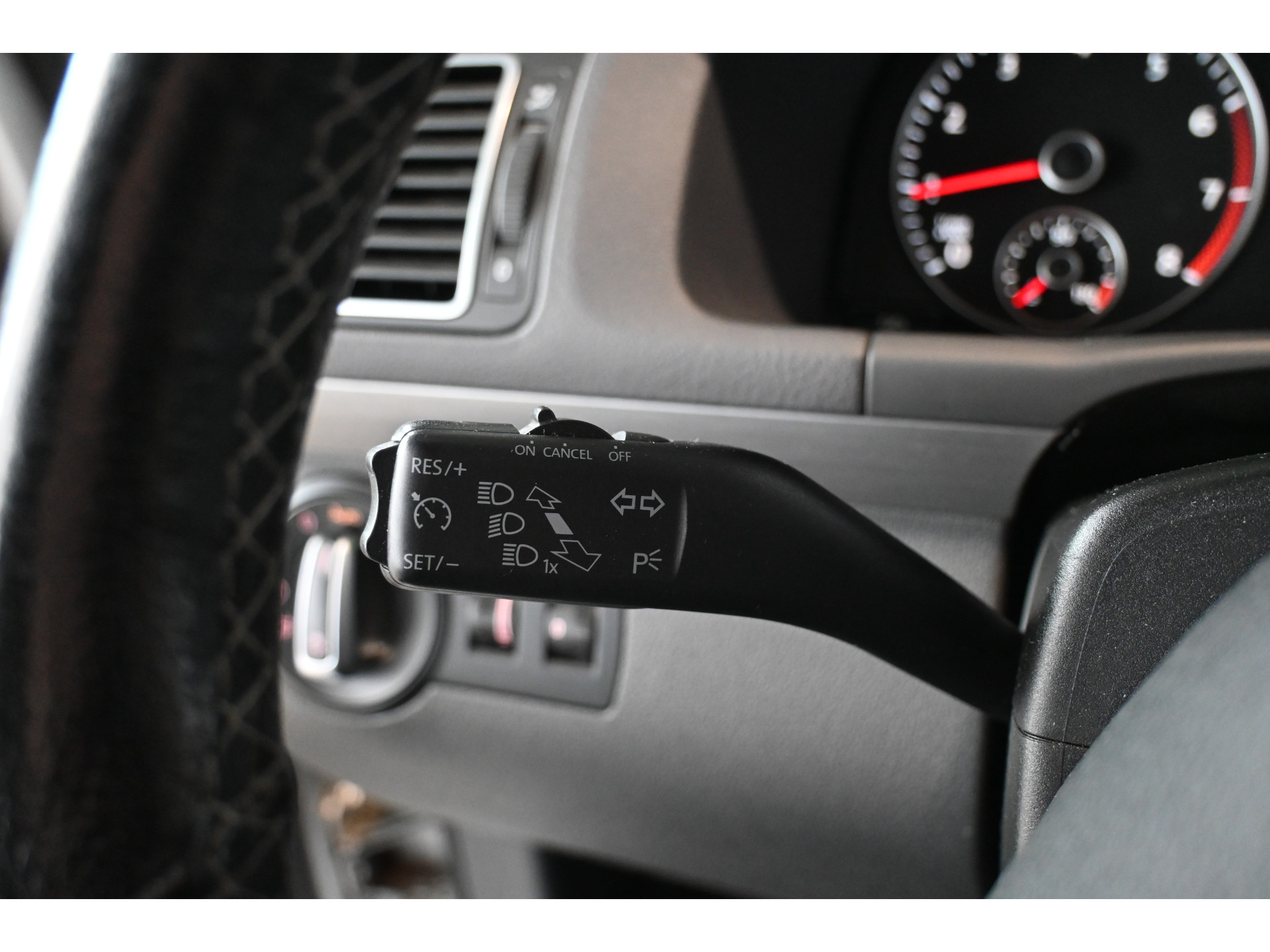 Volkswagen Touran 1.4 TSI Cross Climate control Trekhaak Cruise control PDC Inruil Mogelijk!