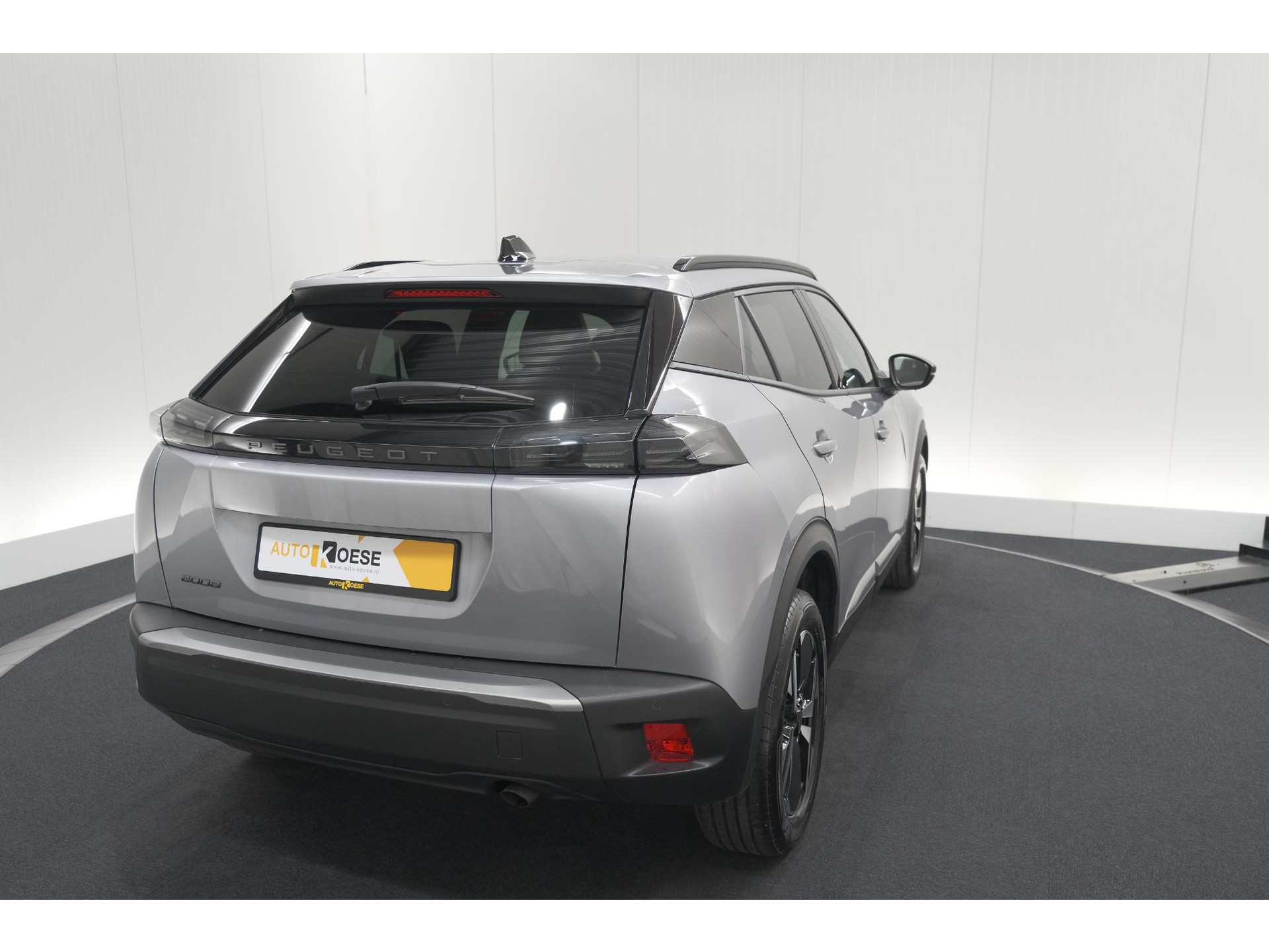 Peugeot 2008 PureTech 100 Allure | Apple Carplay | Parkeersensoren | Climate control
