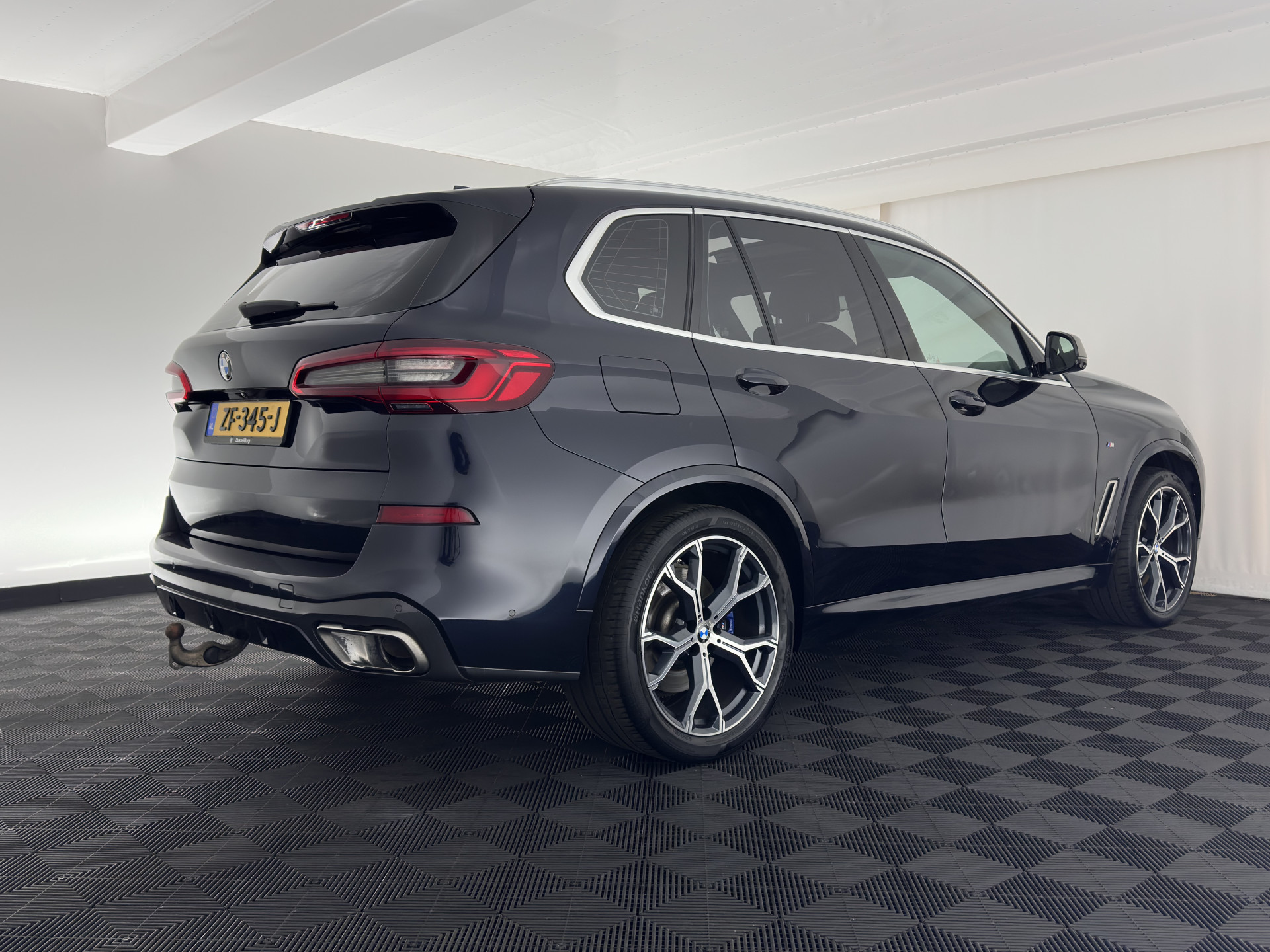 BMW X5 M50d M-Sportpack High Executive Aut. *PANO | HEAD-UP | LASER-LED | LEATHER | SOFT-CLOSE | ADAPTIVE-CRUISE | HARMAN/KARDON | BLIND-SPOT | MEMORY-PACK | TOP-VIEW | DIGI-COCKPIT | NAVI-FULLMAP | ECC | PDC | TOWBAR |