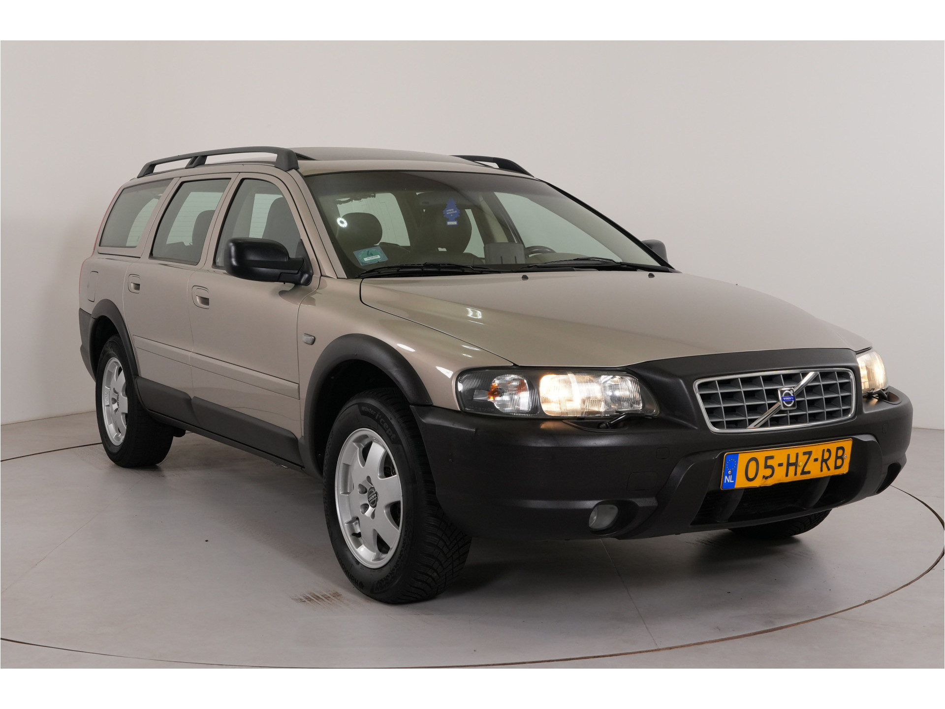 Volvo V70 Cross Country 2.4 T Geartr. Comf. | Blijvend Youngtimer | Trekhaak | Lage stand |